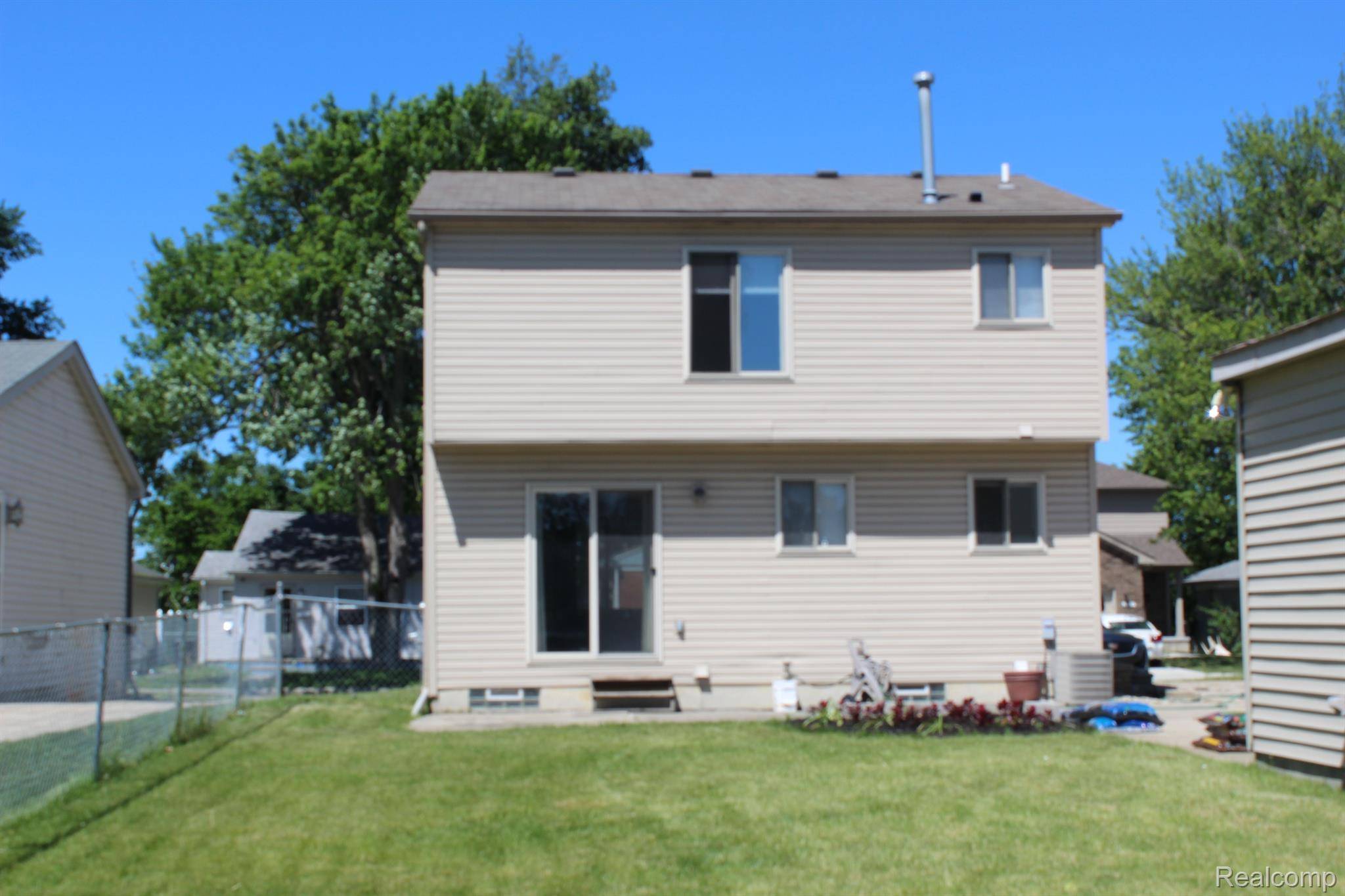 Roseville, MI 48066,28878 WAVERLY ST