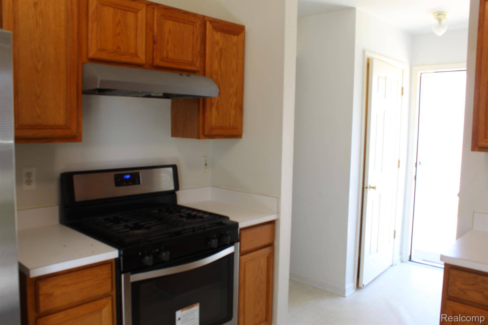 Roseville, MI 48066,28878 WAVERLY ST