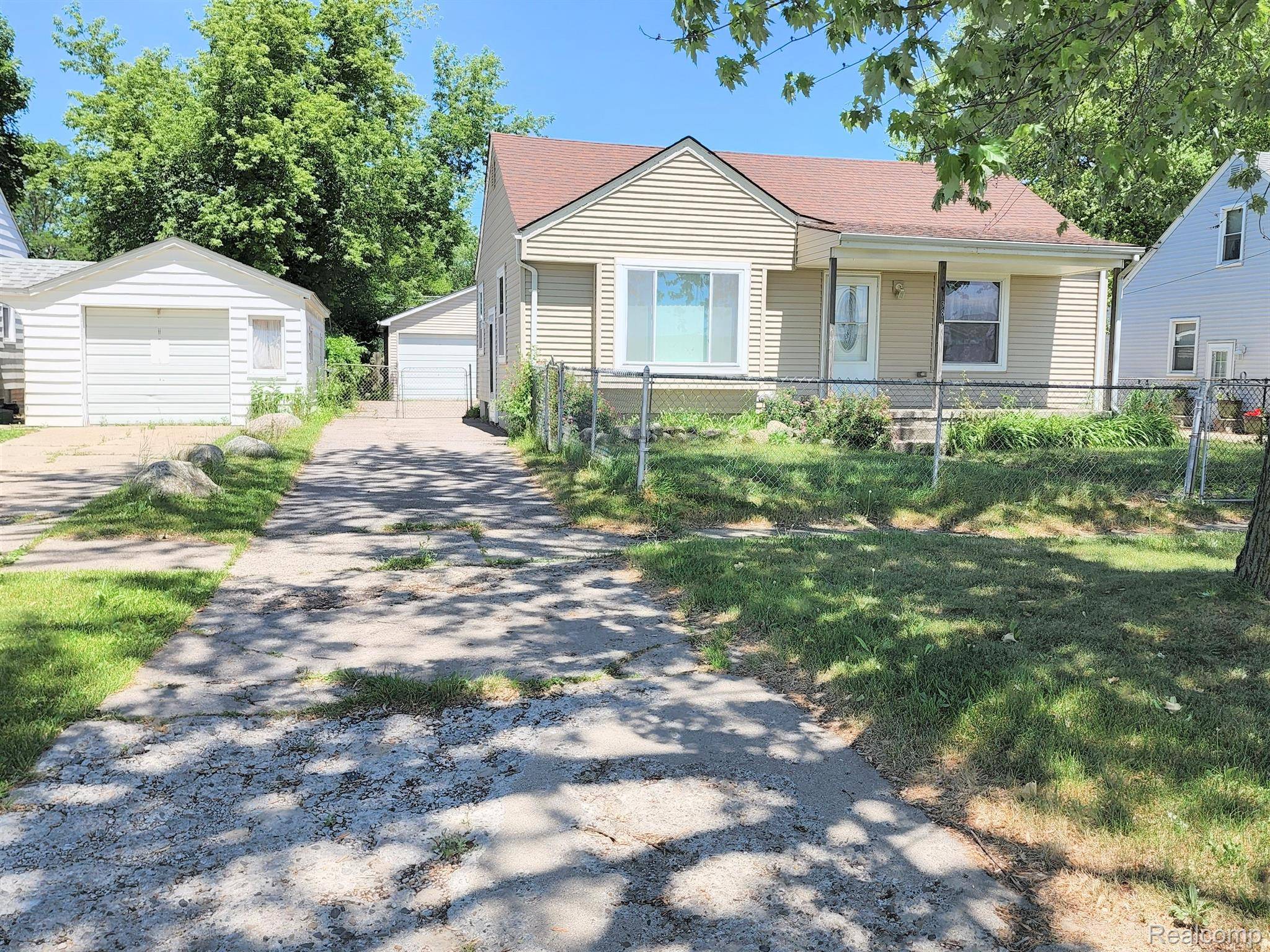 Pontiac, MI 48340,381 1ST AVE