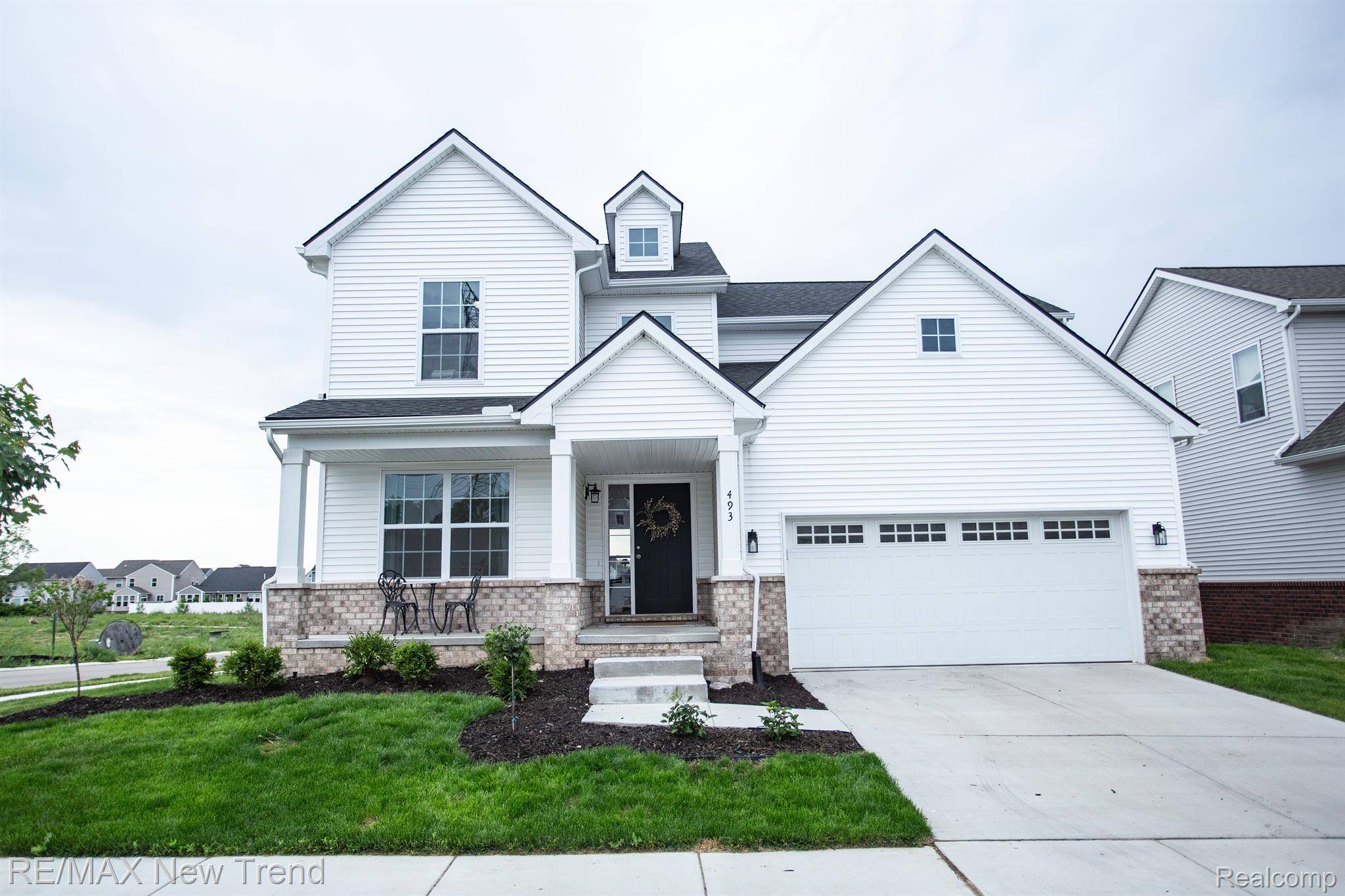 Wixom, MI 48393,493 PATTAN DR