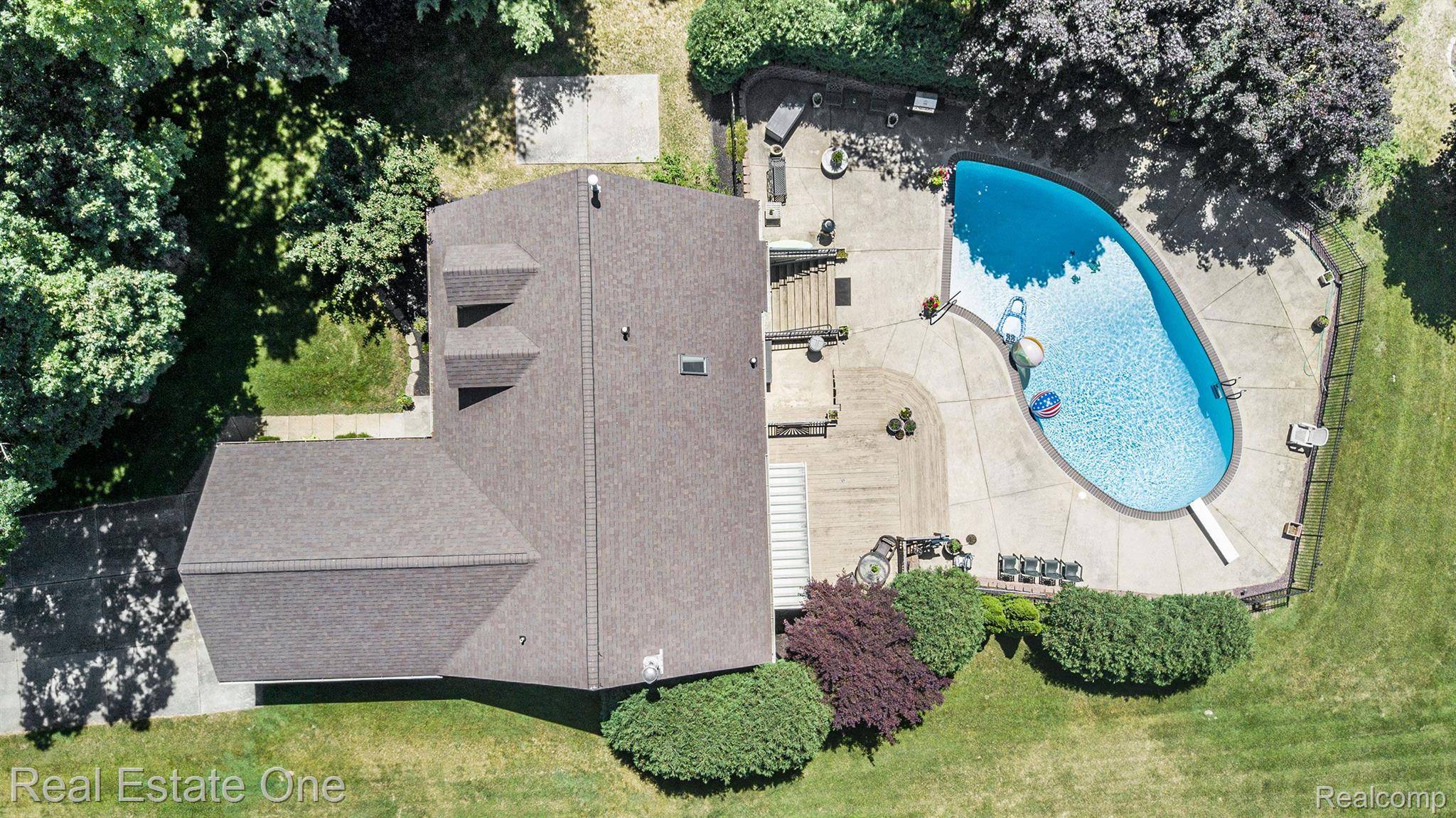 Brighton, MI 48114,1986 BALMORAL DR