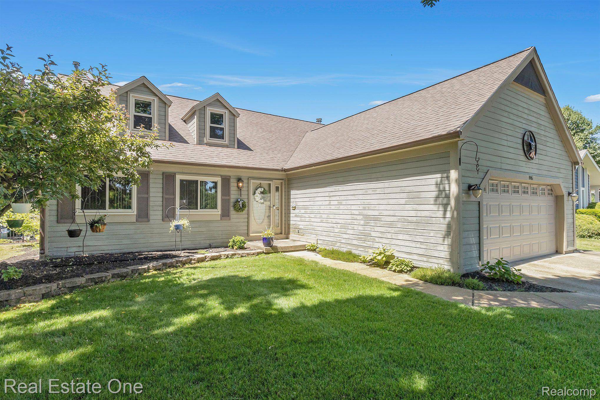 Brighton, MI 48114,1986 BALMORAL DR