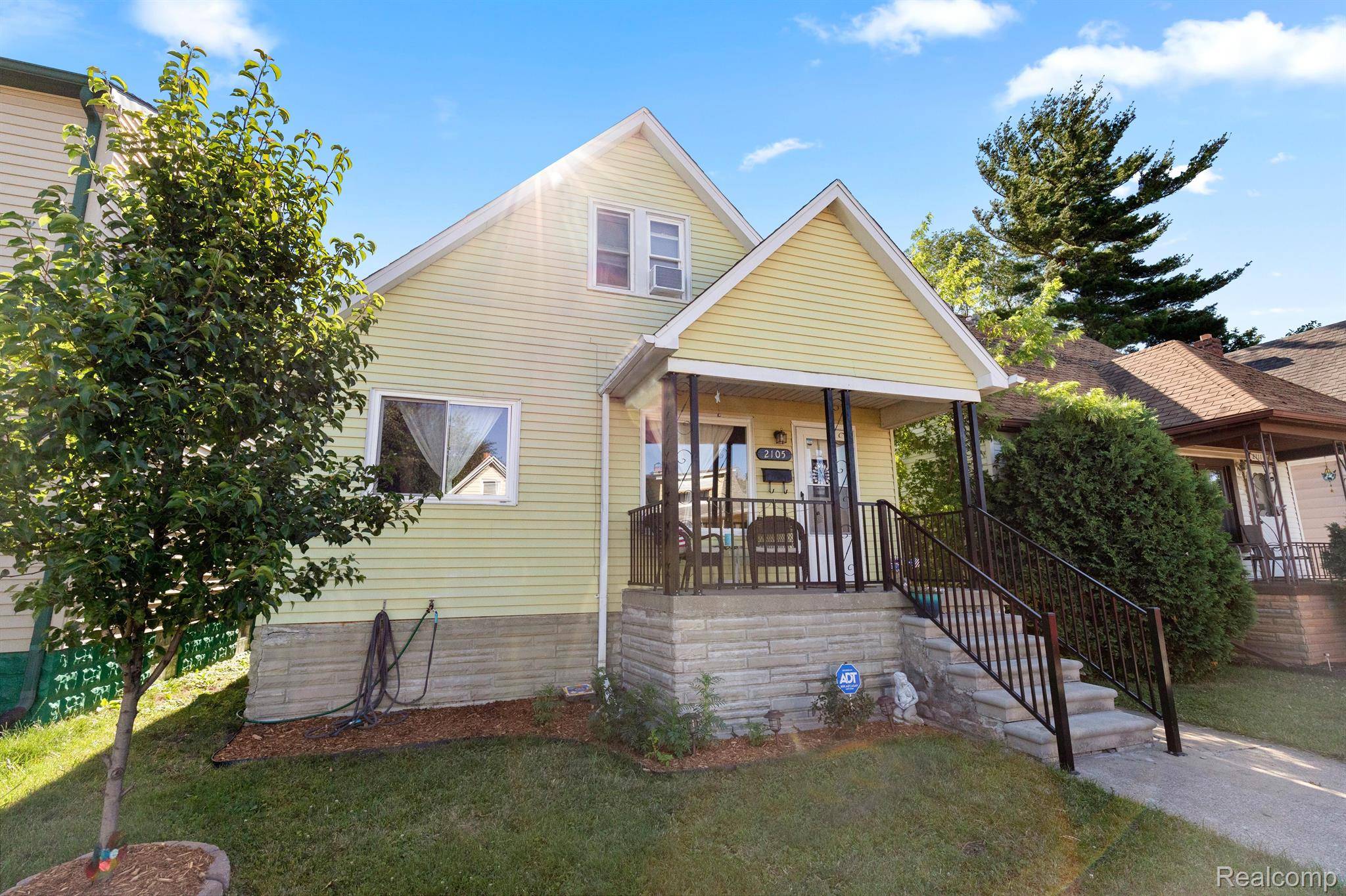 Wyandotte, MI 48192,2105 11th ST