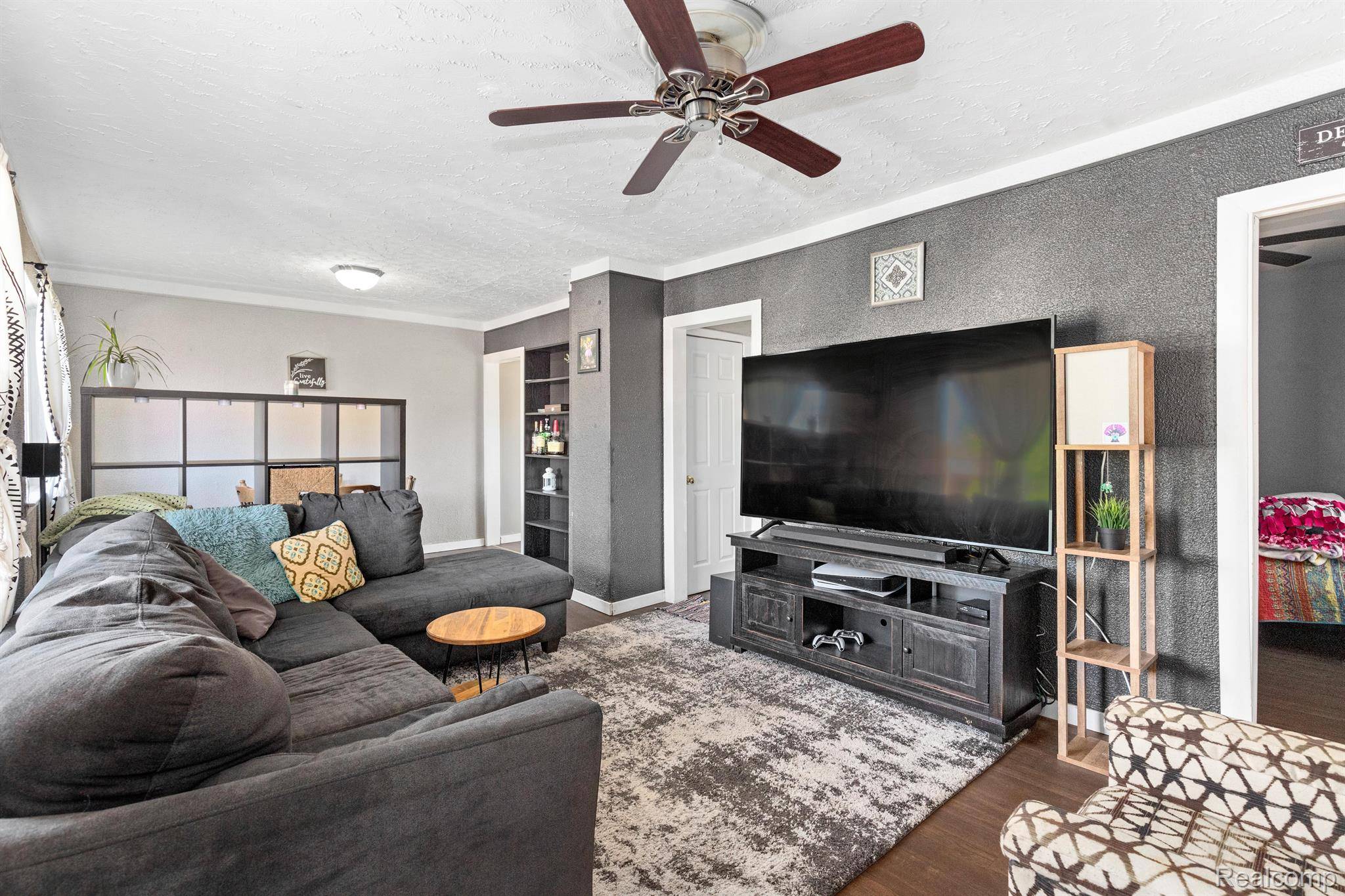 Wyandotte, MI 48192,2105 11th ST