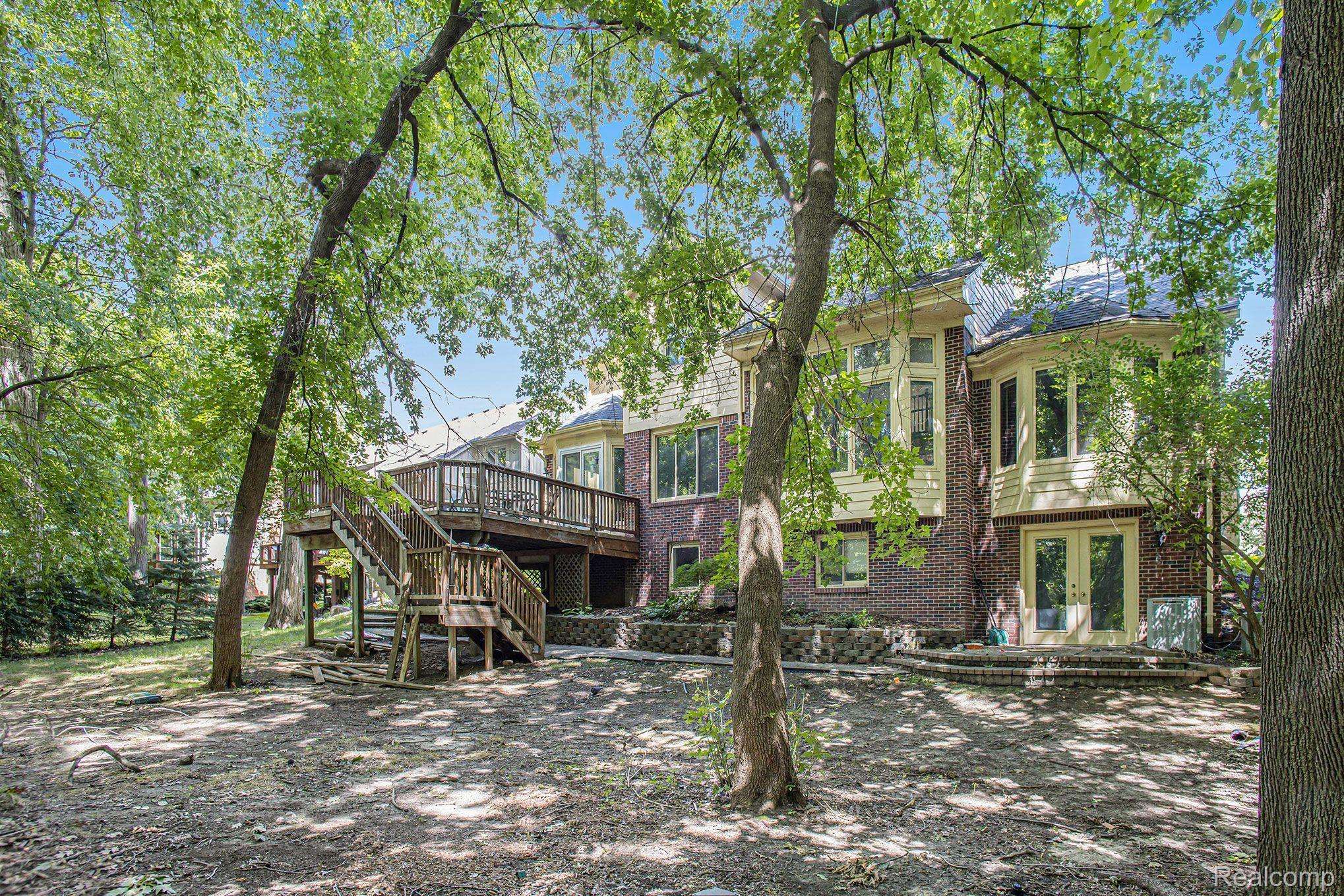 Rochester Hills, MI 48307,588 GALLALAND AVE