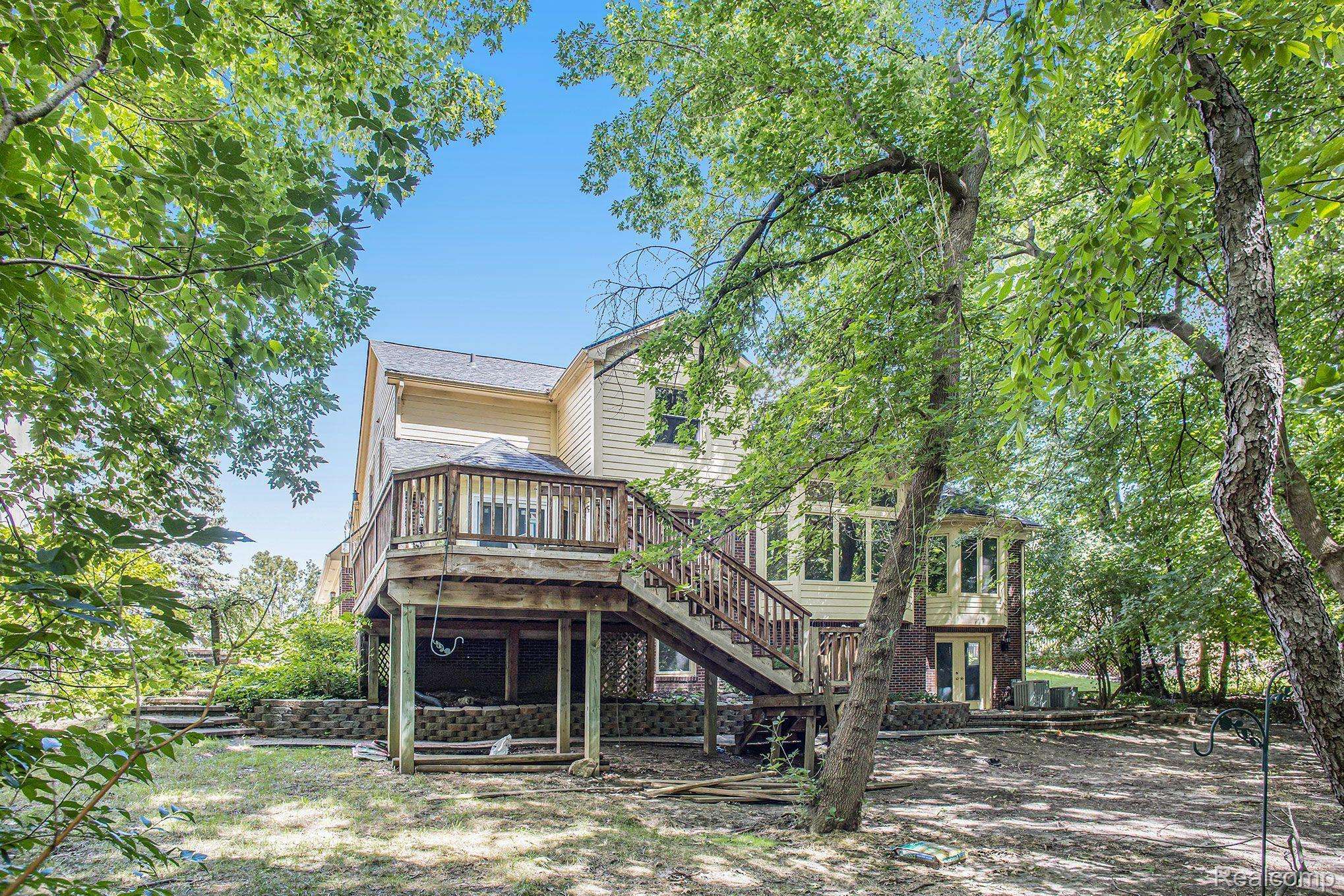 Rochester Hills, MI 48307,588 GALLALAND AVE