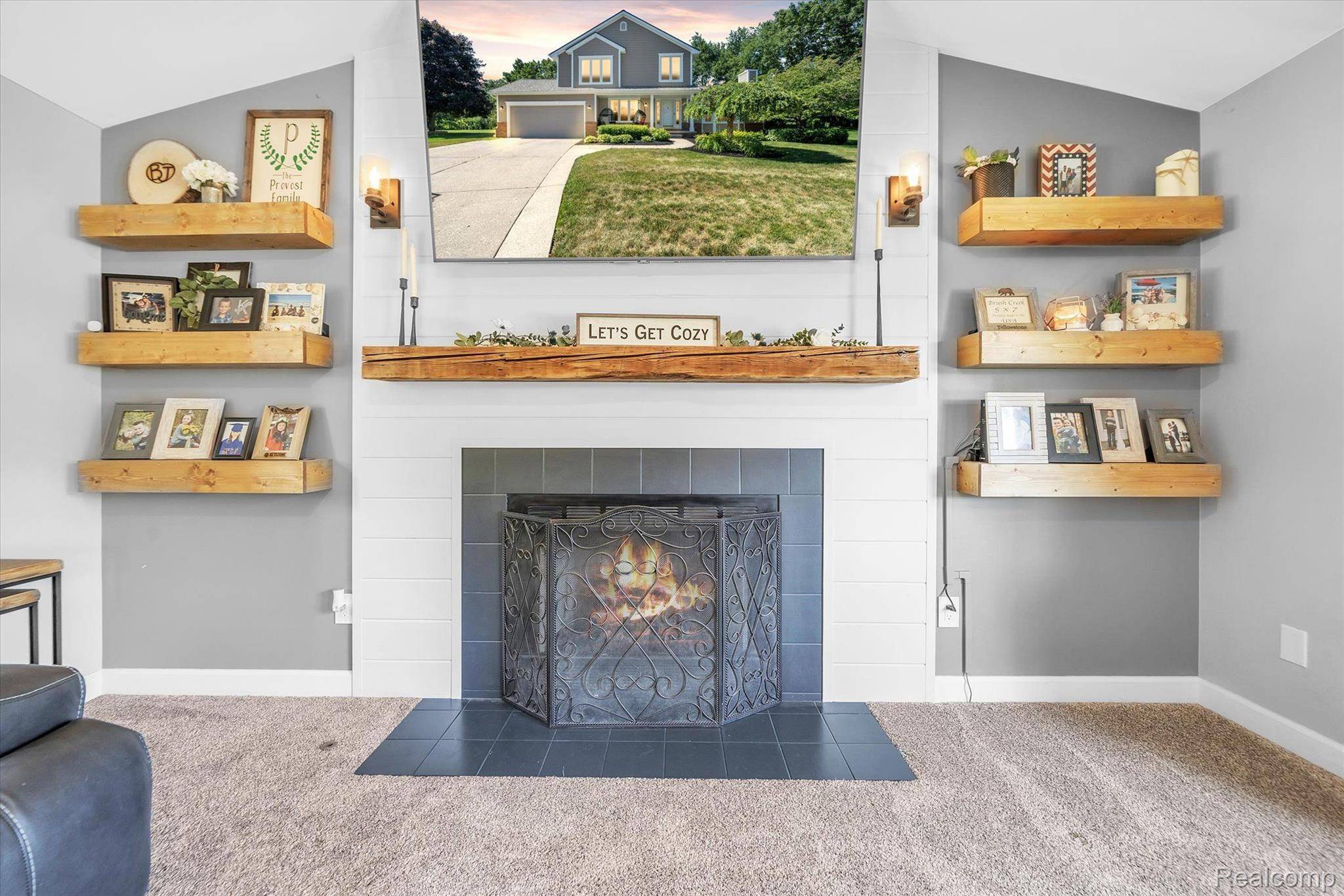 Wixom, MI 48393,437 HAMPTON CT