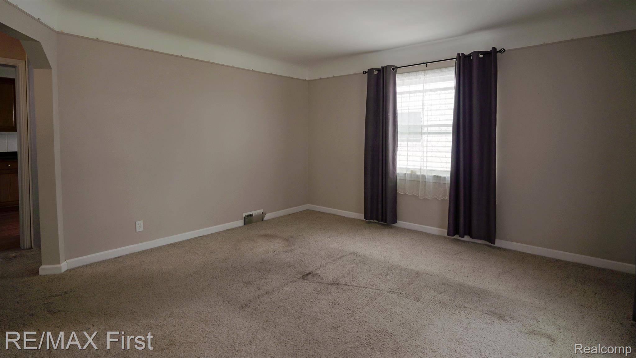 Roseville, MI 48066,25779 GROVELAND ST