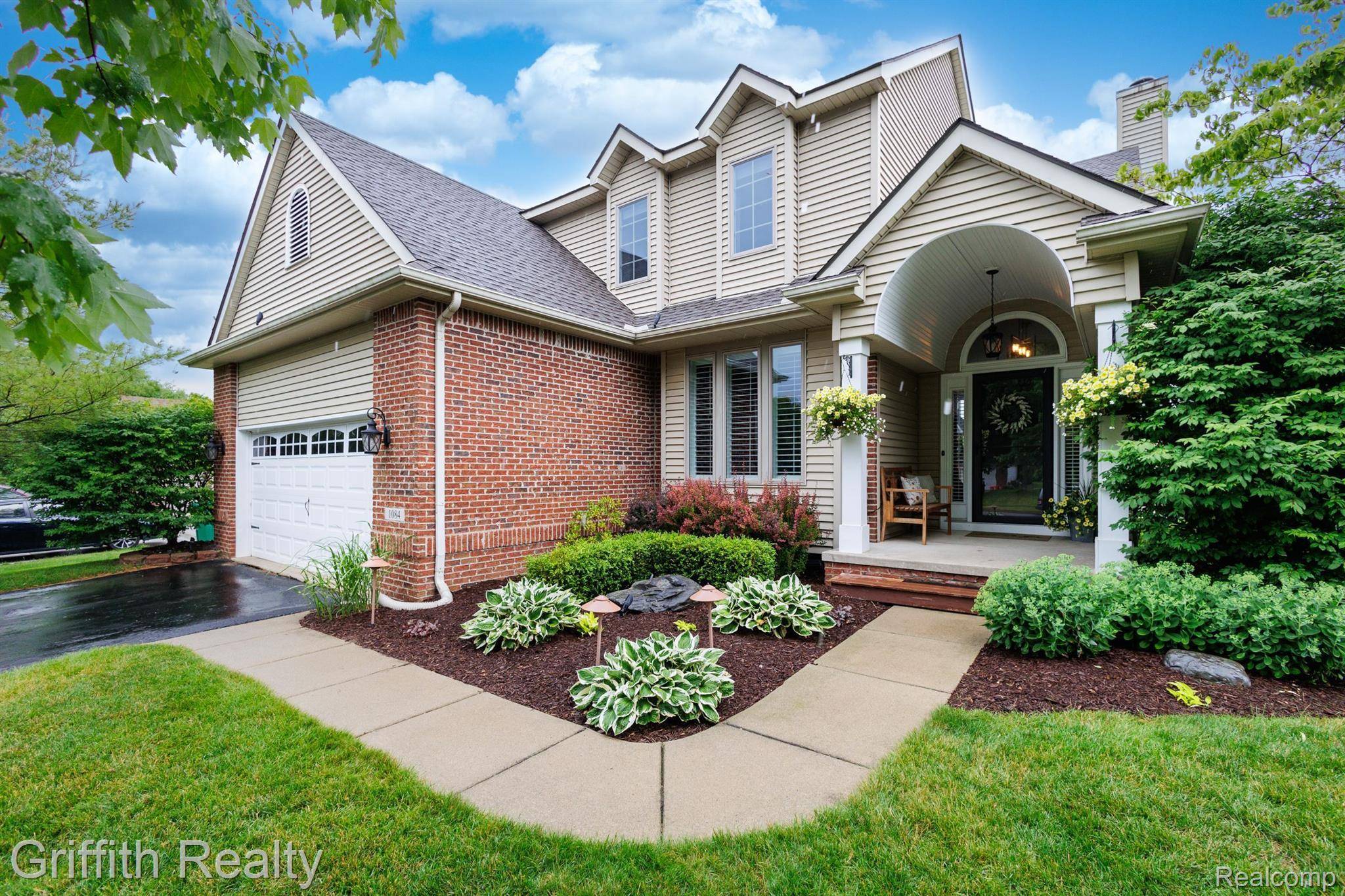 Brighton, MI 48116,1084 PEPPERGROVE DR