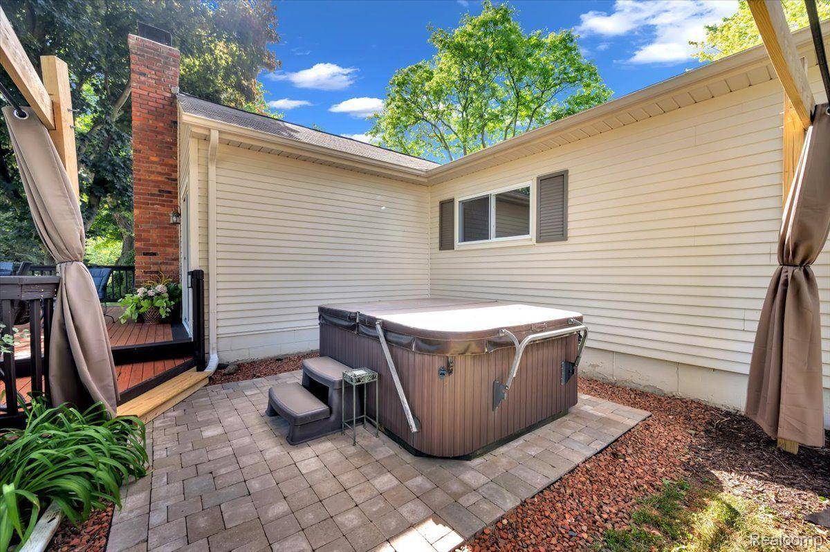 Wixom, MI 48393,2026 Teaneck CIR