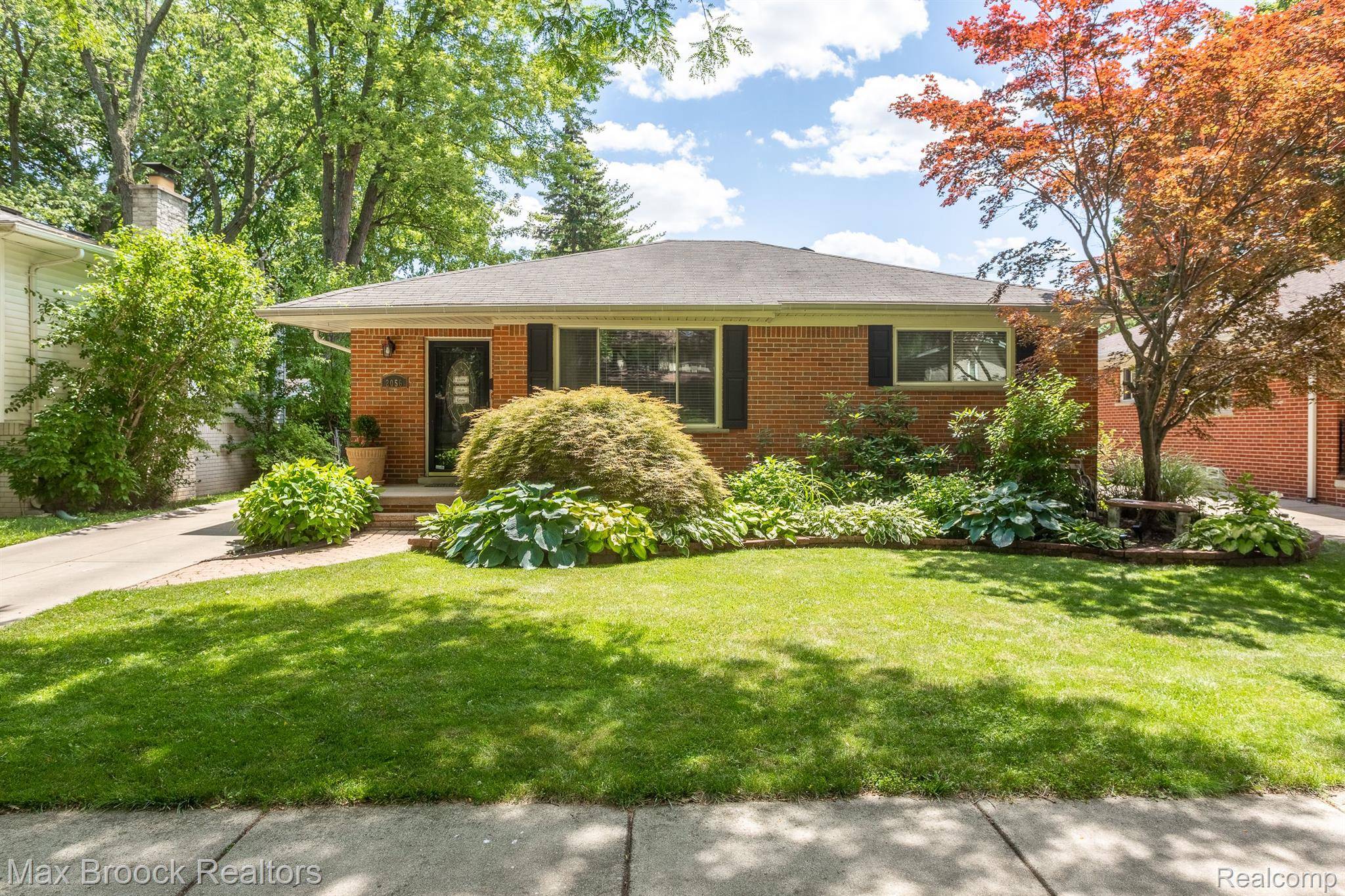 Birmingham, MI 48009,2056 DERBY RD