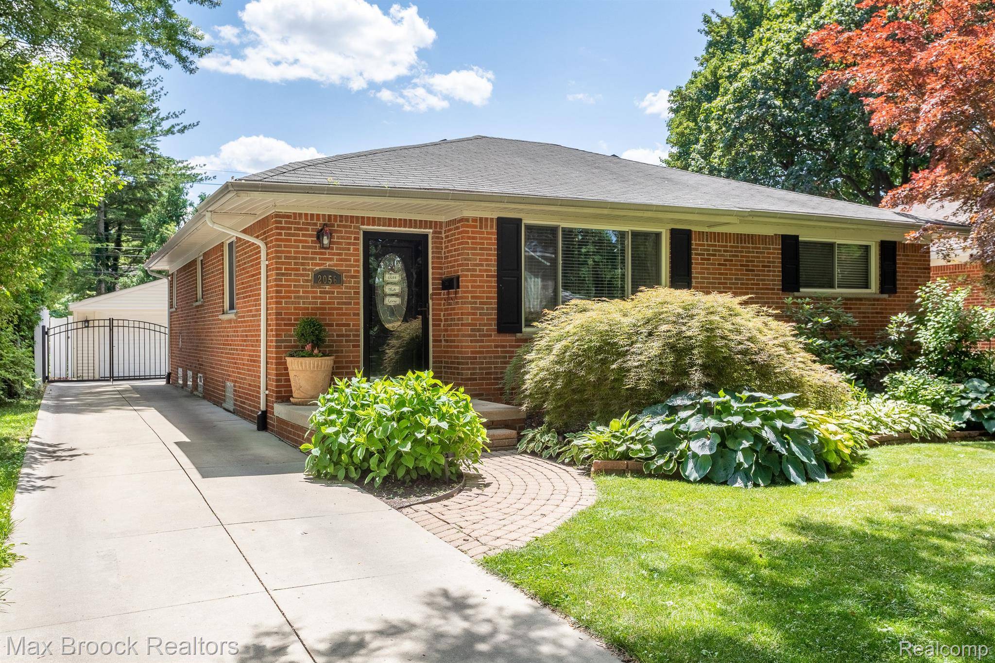 Birmingham, MI 48009,2056 DERBY RD