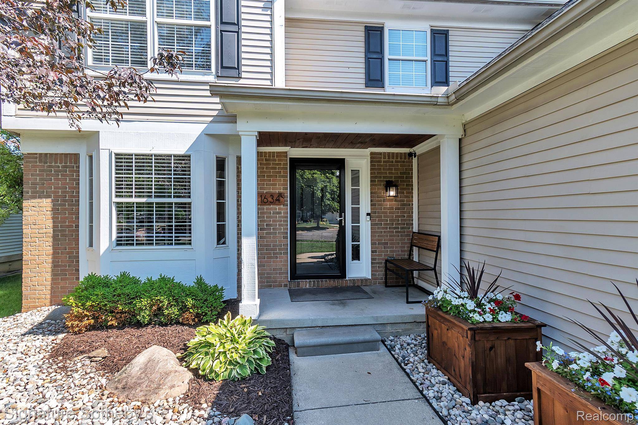 Wixom, MI 48393,1634 BROOKSIDE