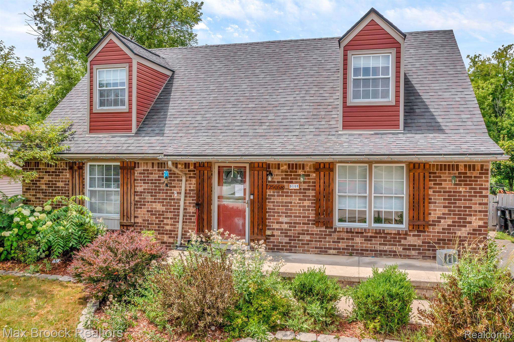 Woodhaven, MI 48183,25058 MONTEBELLO DR