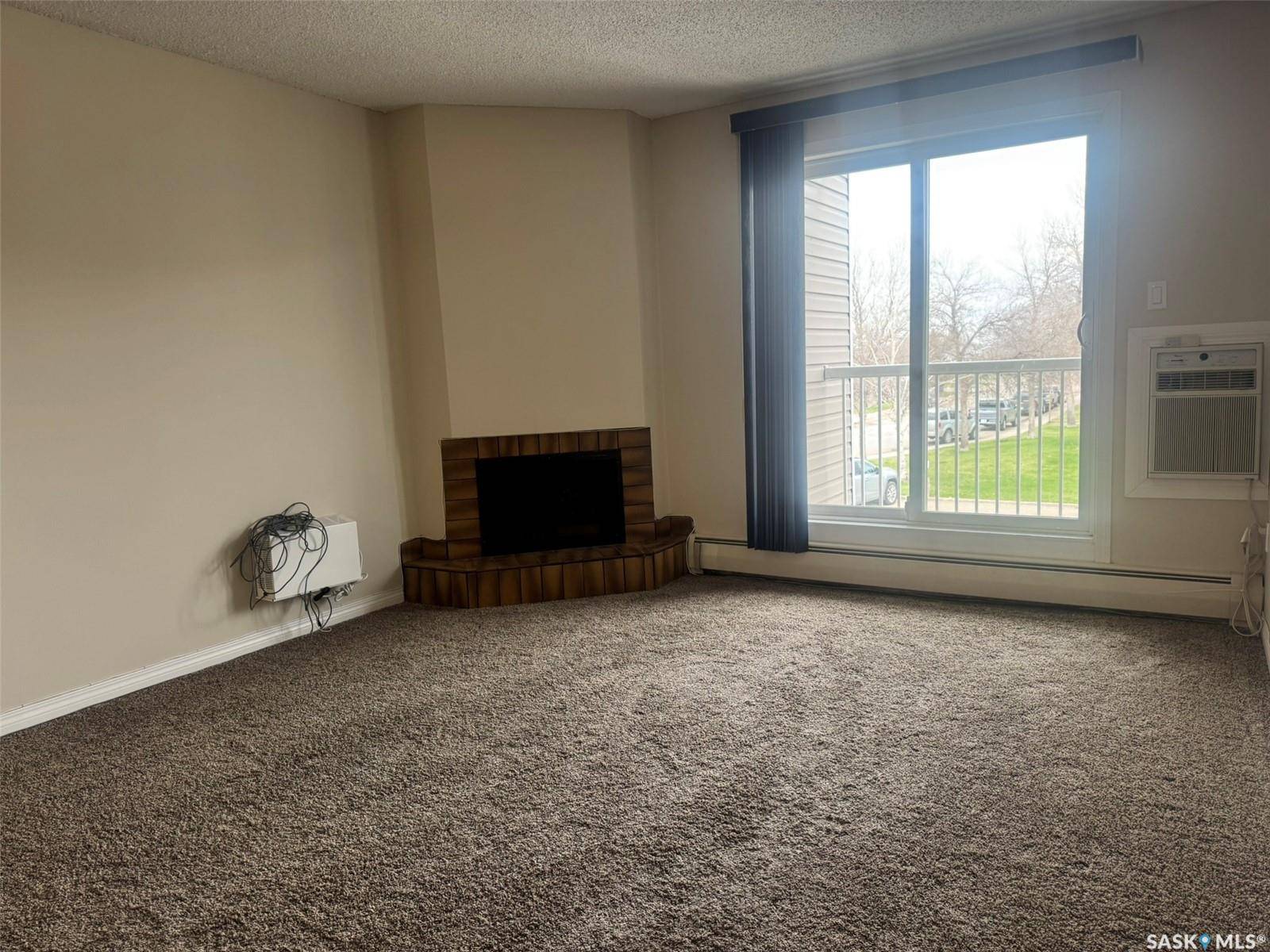 Weyburn, SK S4T 2R1,1808 Eaglesham AVENUE #207