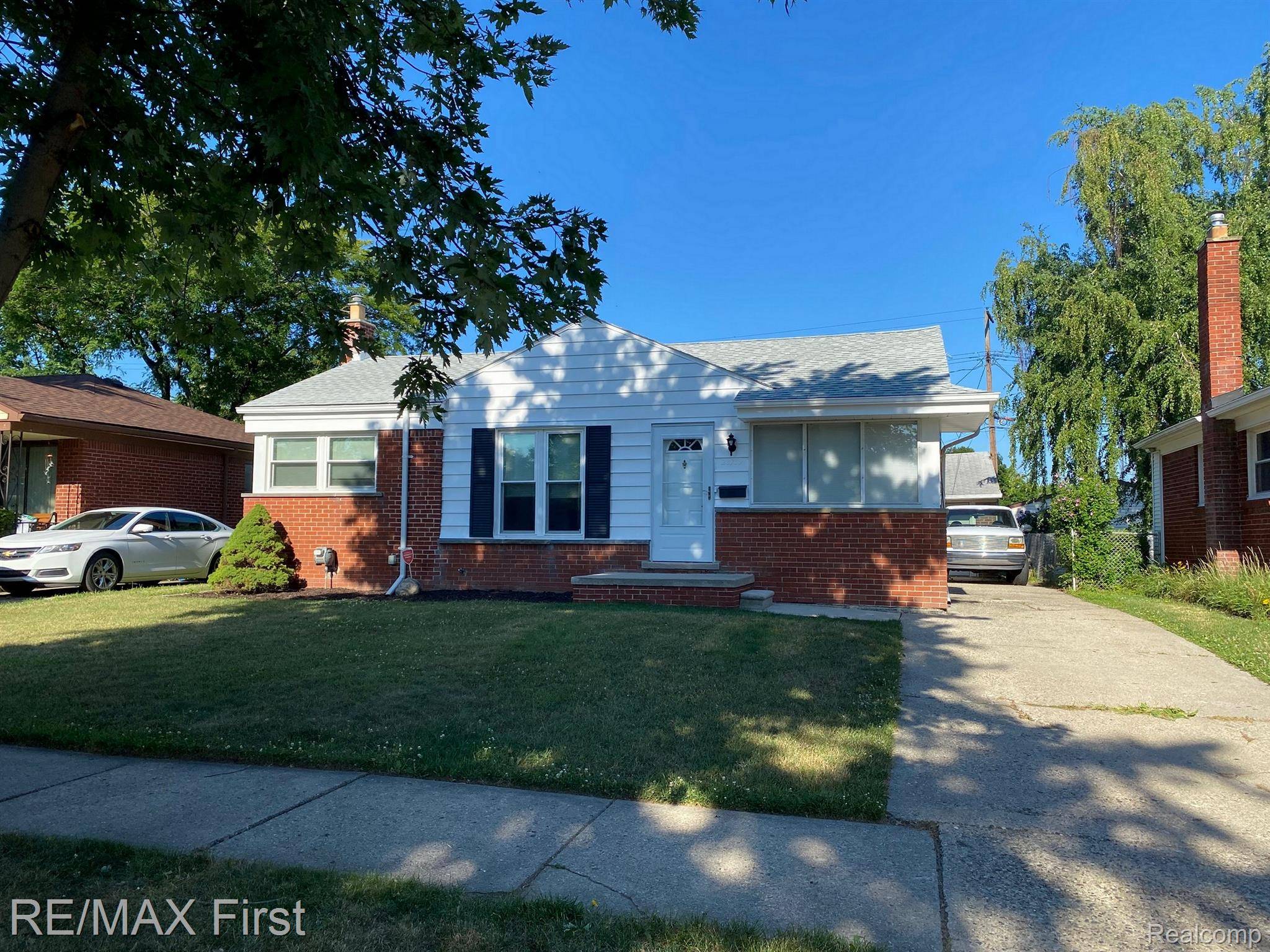 Roseville, MI 48066,28759 FLORAL ST