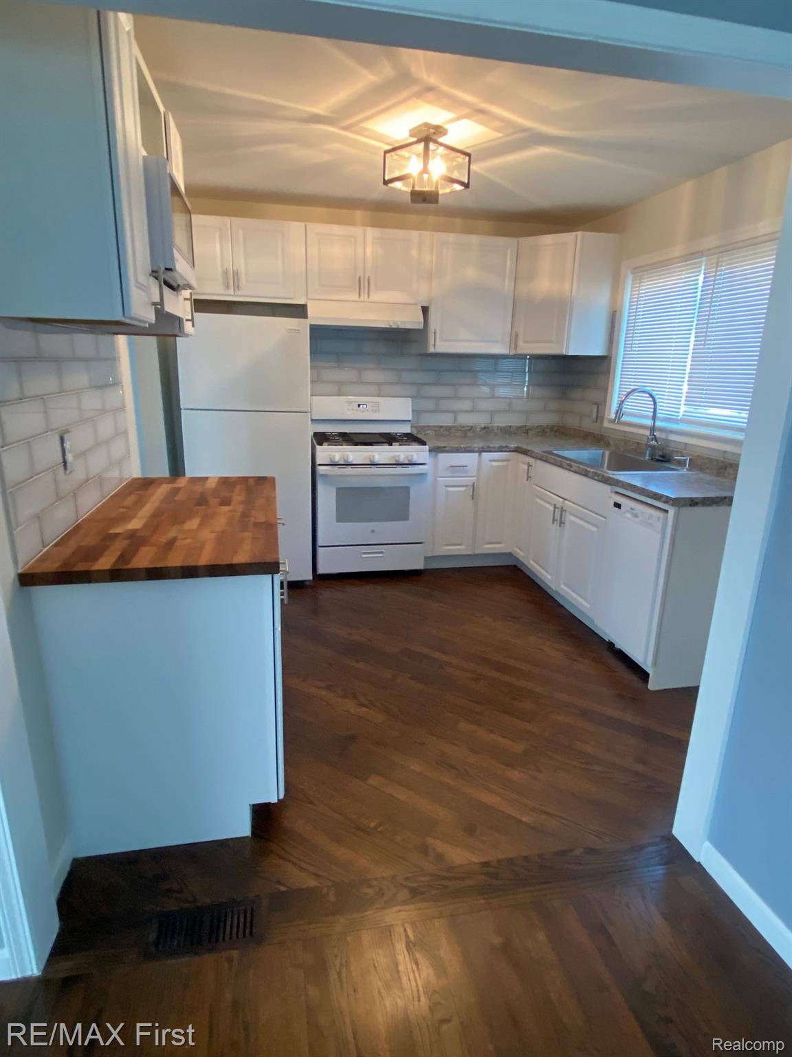 Roseville, MI 48066,28759 FLORAL ST