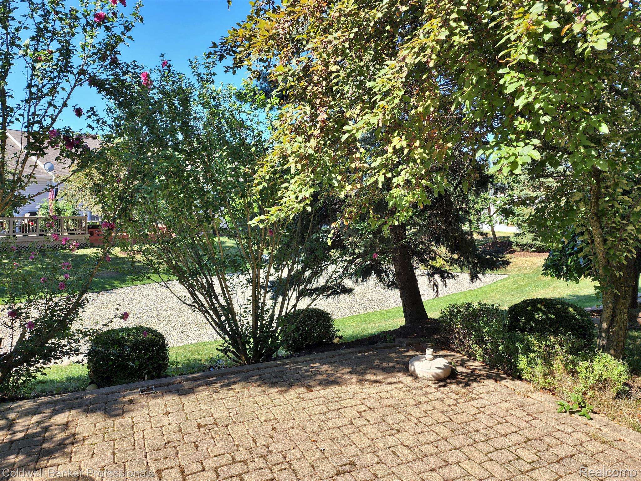 Wixom, MI 48393,283 RIVER DR #3