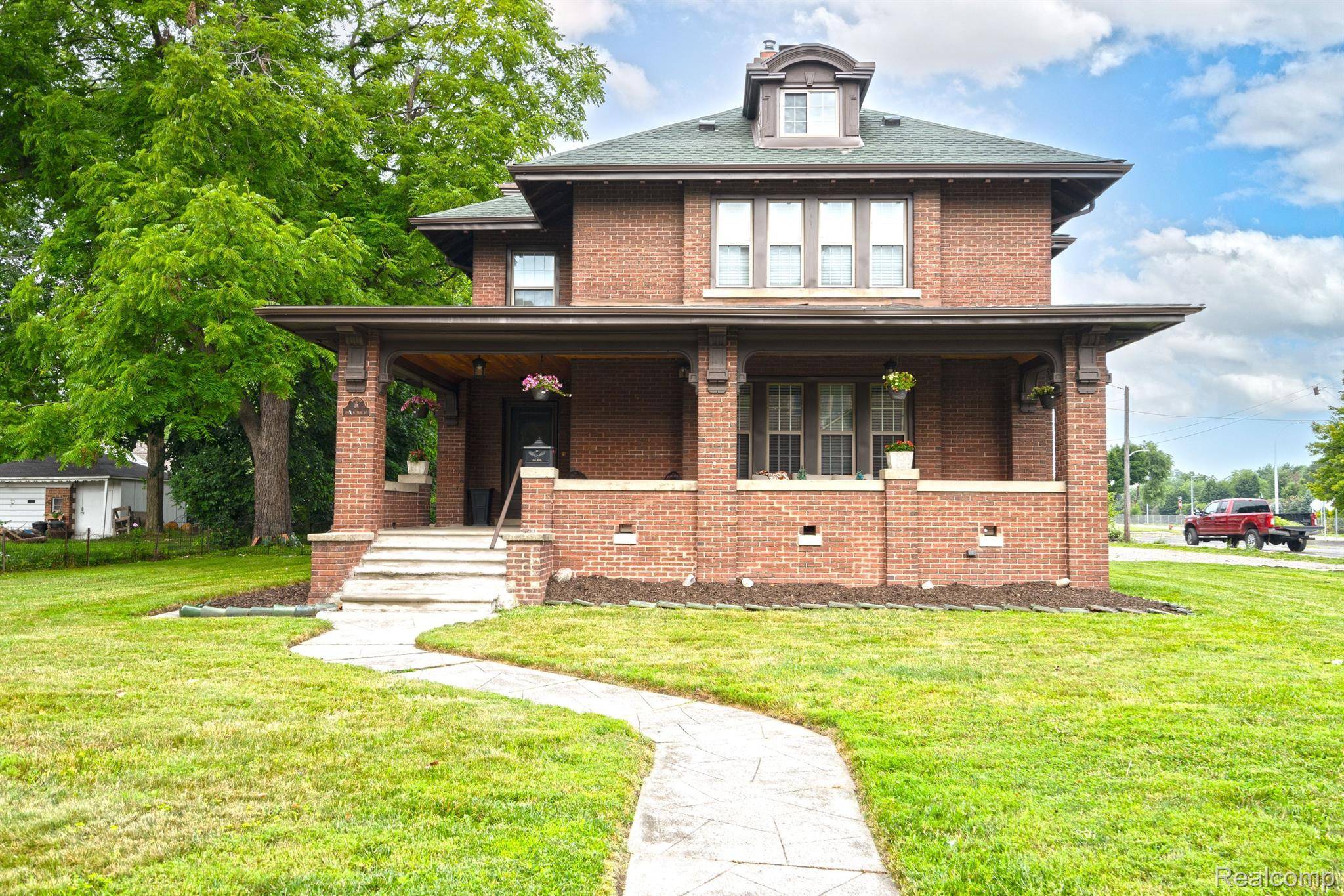 Roseville, MI 48066,26831 W Park ST