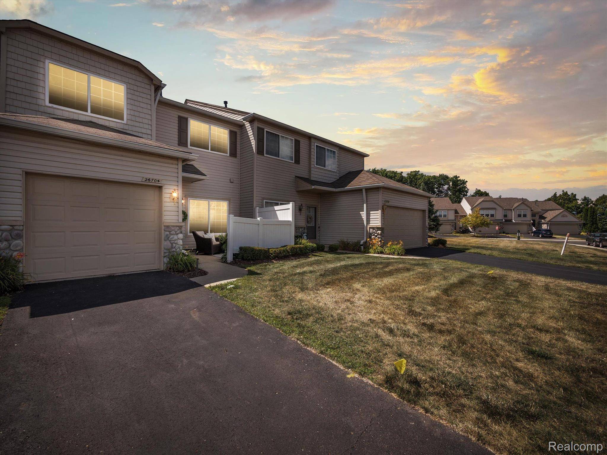 Woodhaven, MI 48183,26704 ASHTON DR