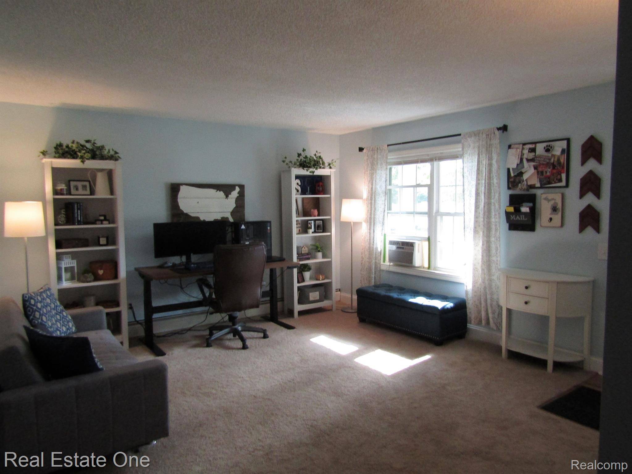 White Lake, MI 48386,927 FARNSWORTH RD