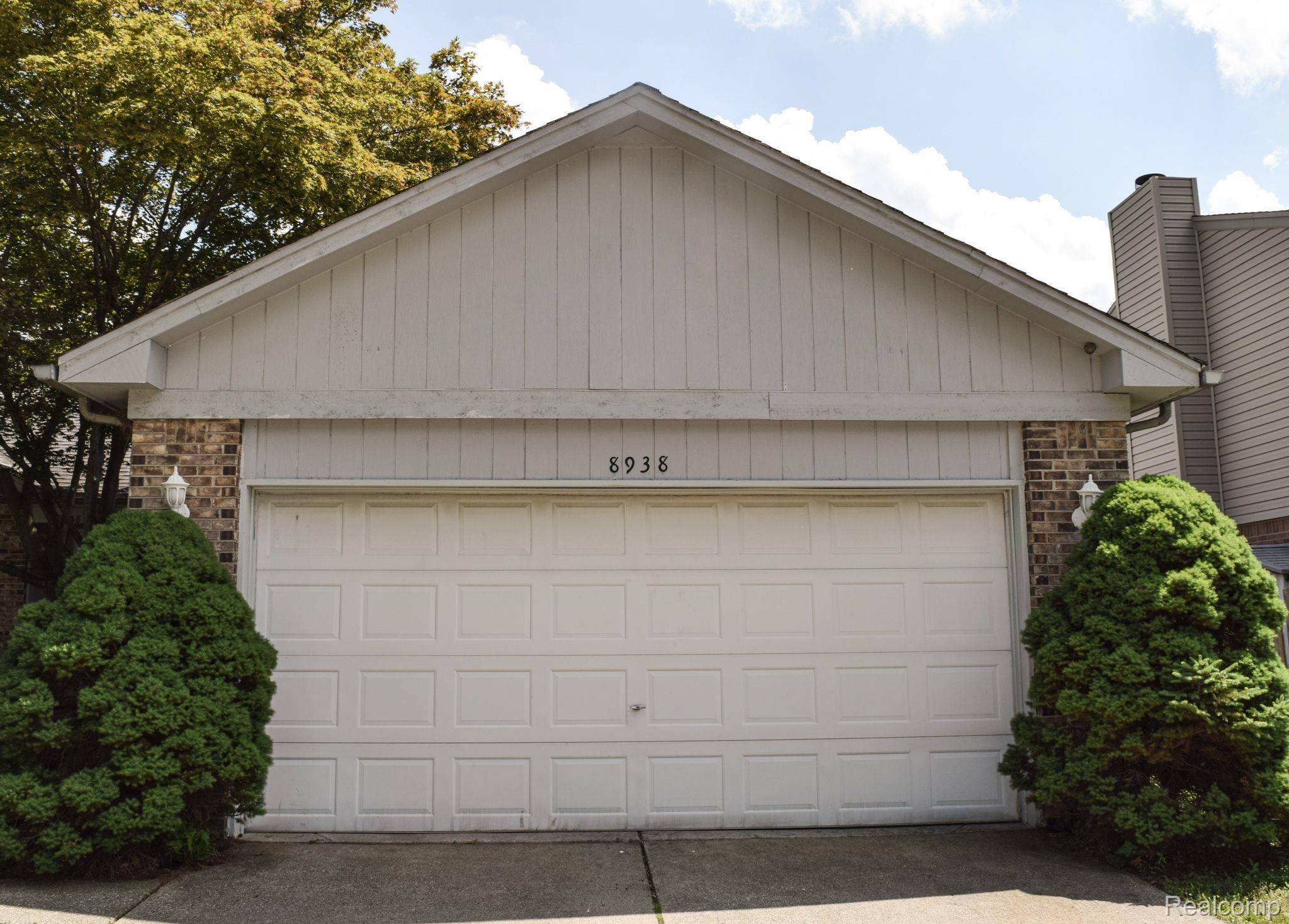 Livonia, MI 48150,8938 NORMAN AVE