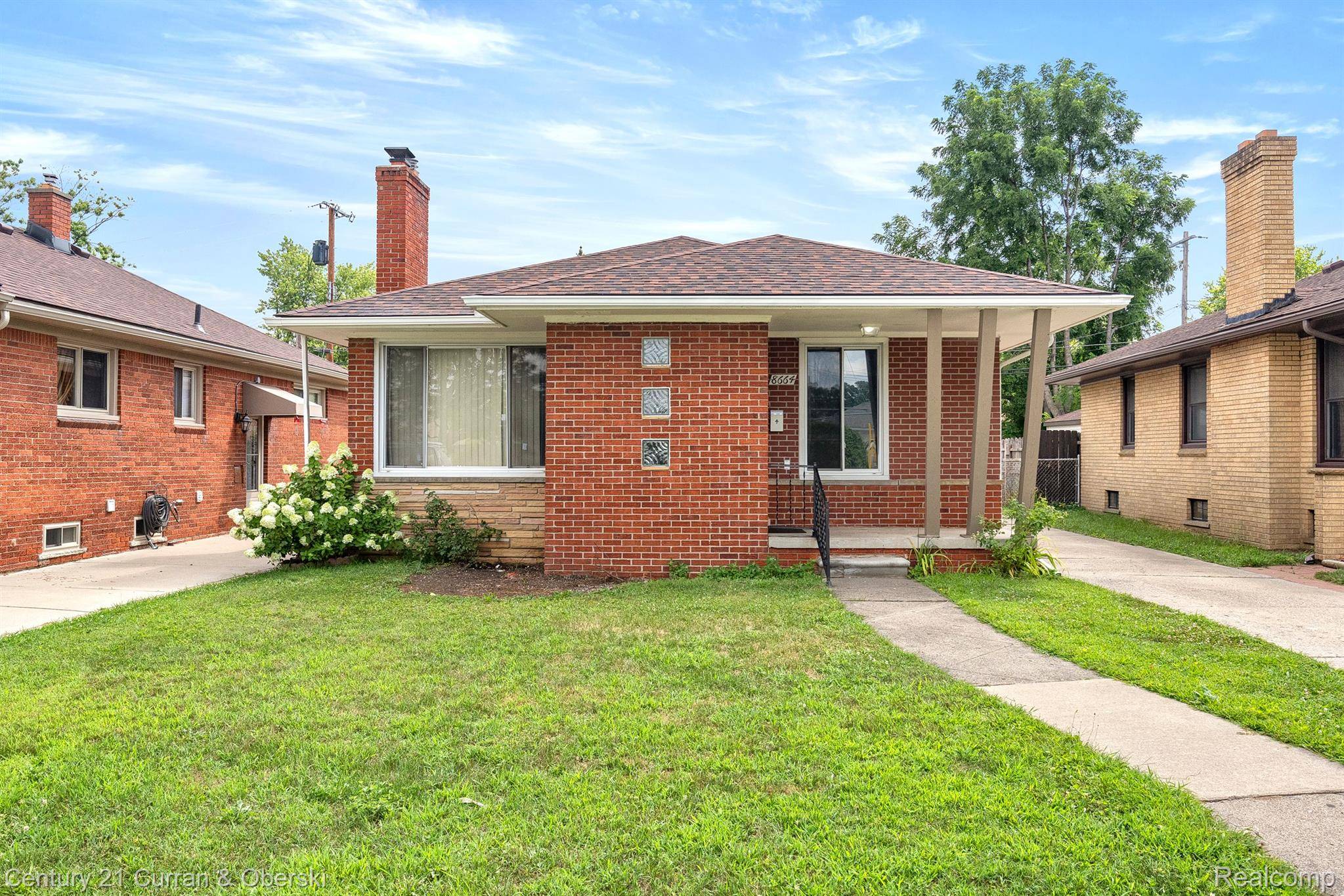 Dearborn Heights, MI 48127,8664 DALE ST