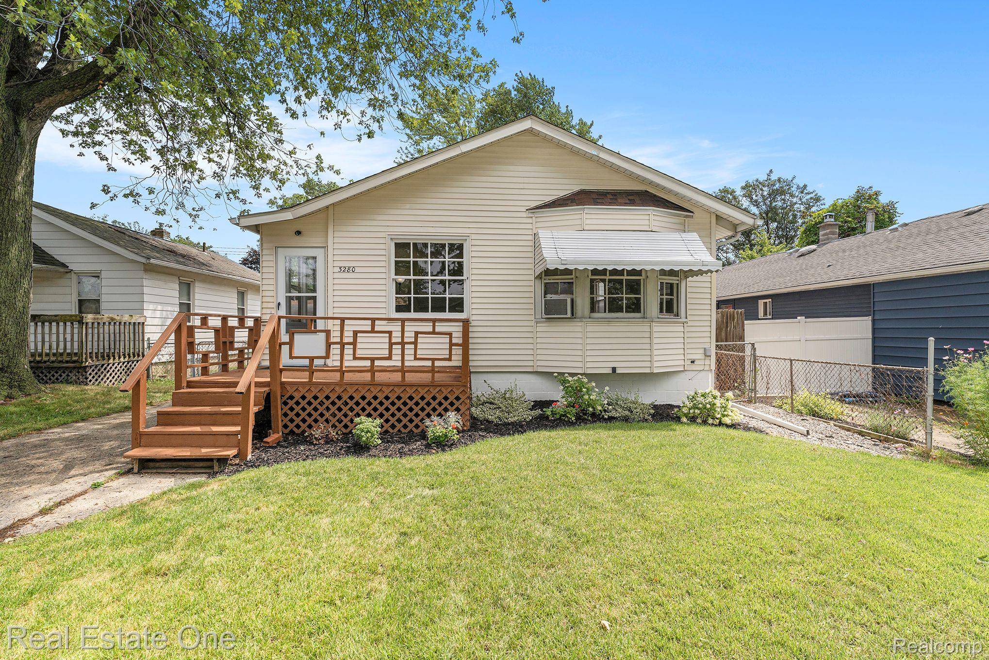 Ferndale, MI 48220,3280 McDowell ST