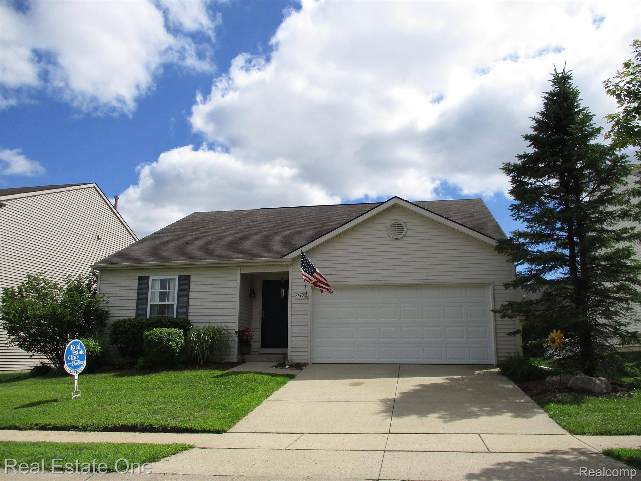 Fowlerville, MI 48836,8613 SWARTZ RIVER DR