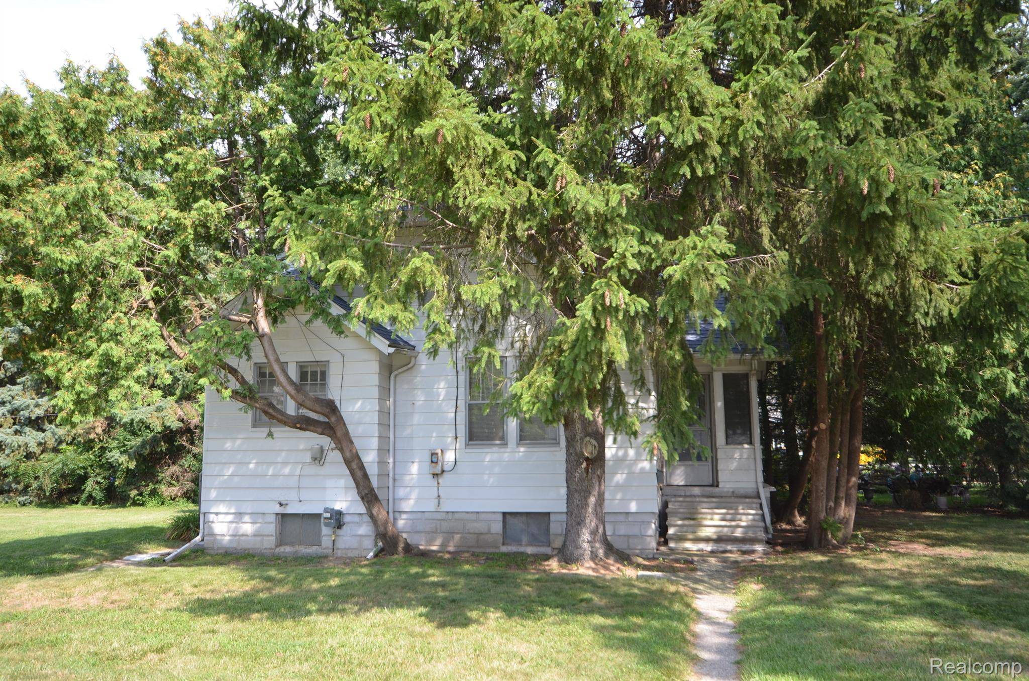 Fraser, MI 48026,31087 York ST