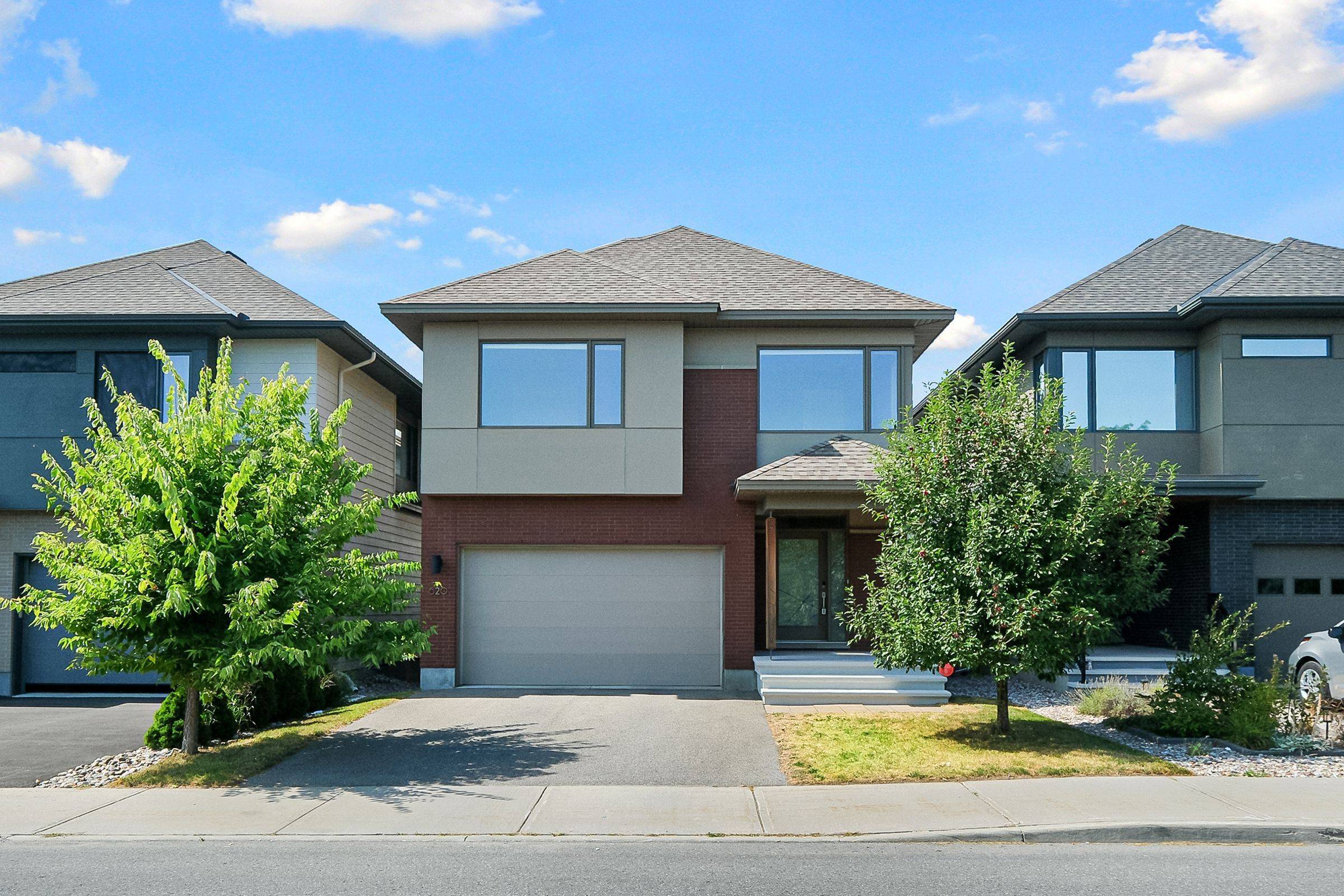 Kanata, ON K2M 0H1,620 Bridleglen CRES