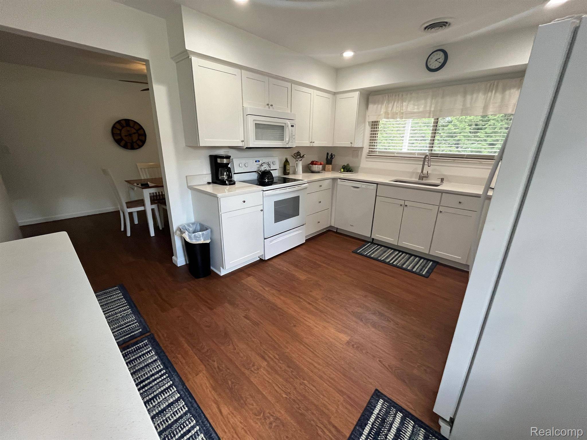 Wixom, MI 48393,3085 MAGANSER DR