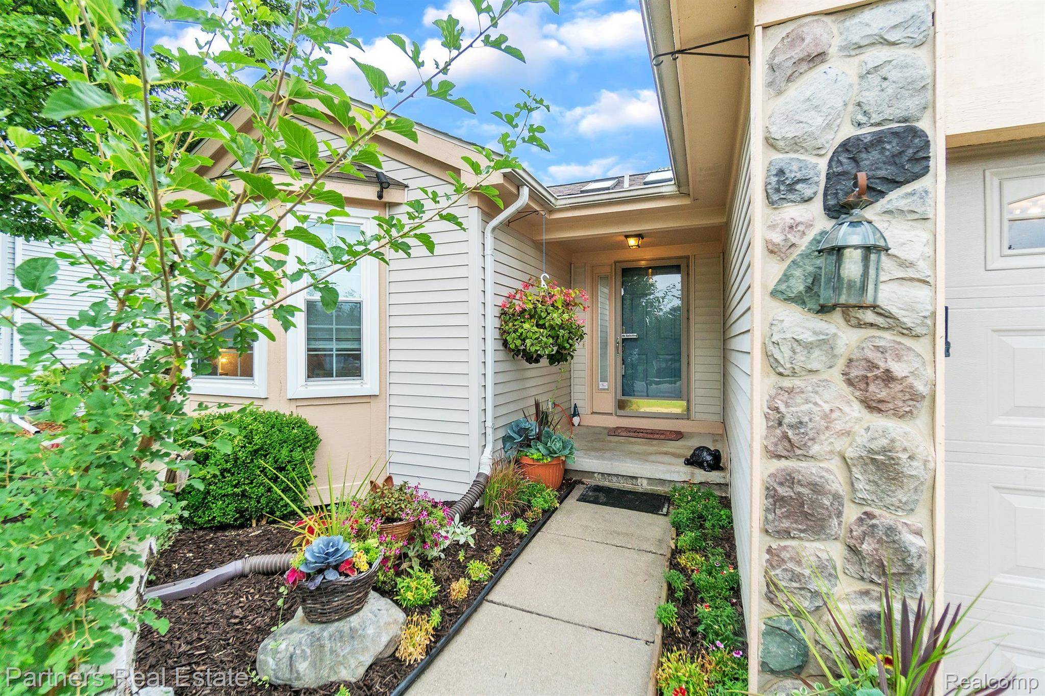 Howell, MI 48843,1916 ANDOVER BLVD