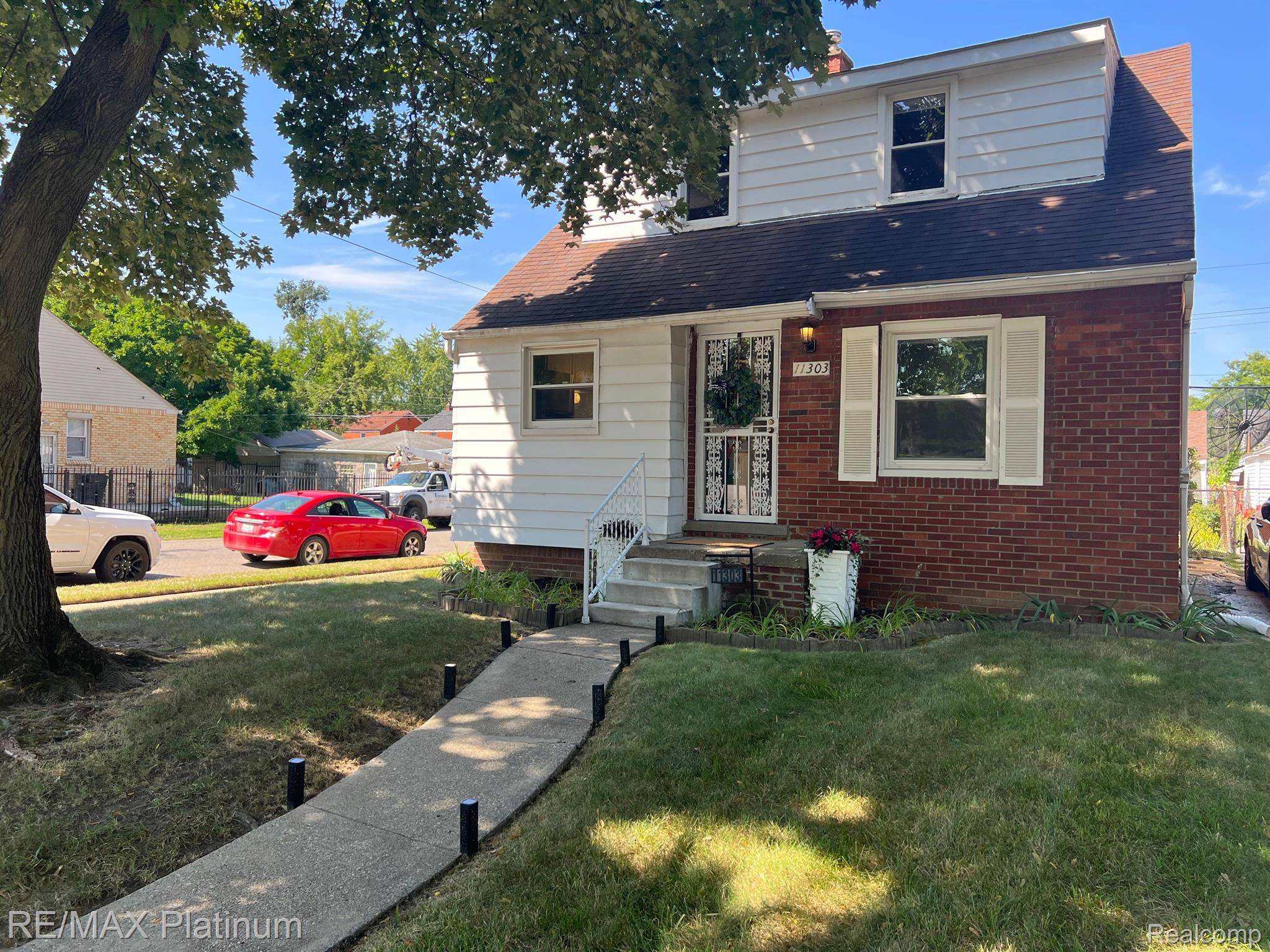 Redford, MI 48239,11303 BRAMELL