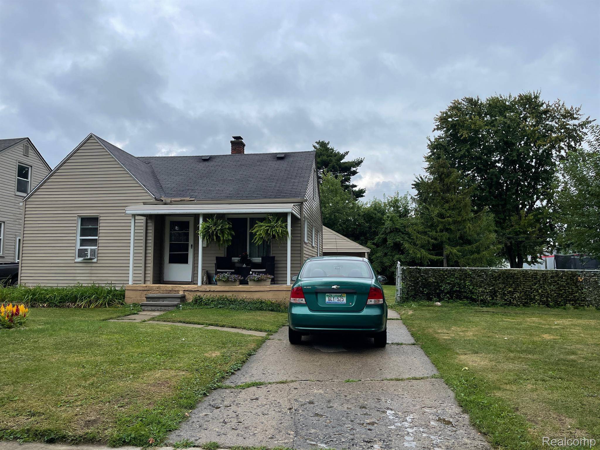 Garden City, MI 48135,5666 HELEN ST