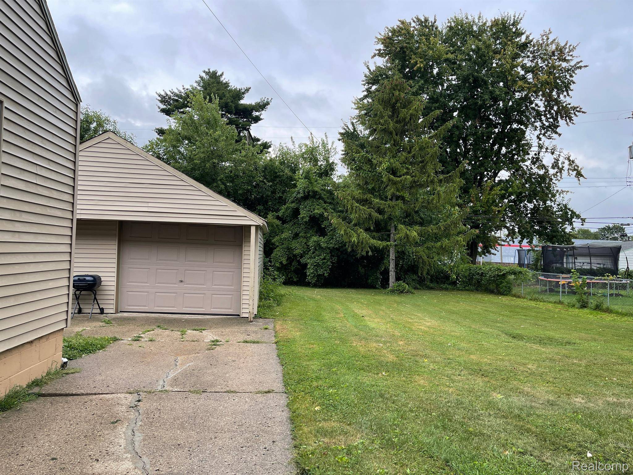 Garden City, MI 48135,5666 HELEN ST