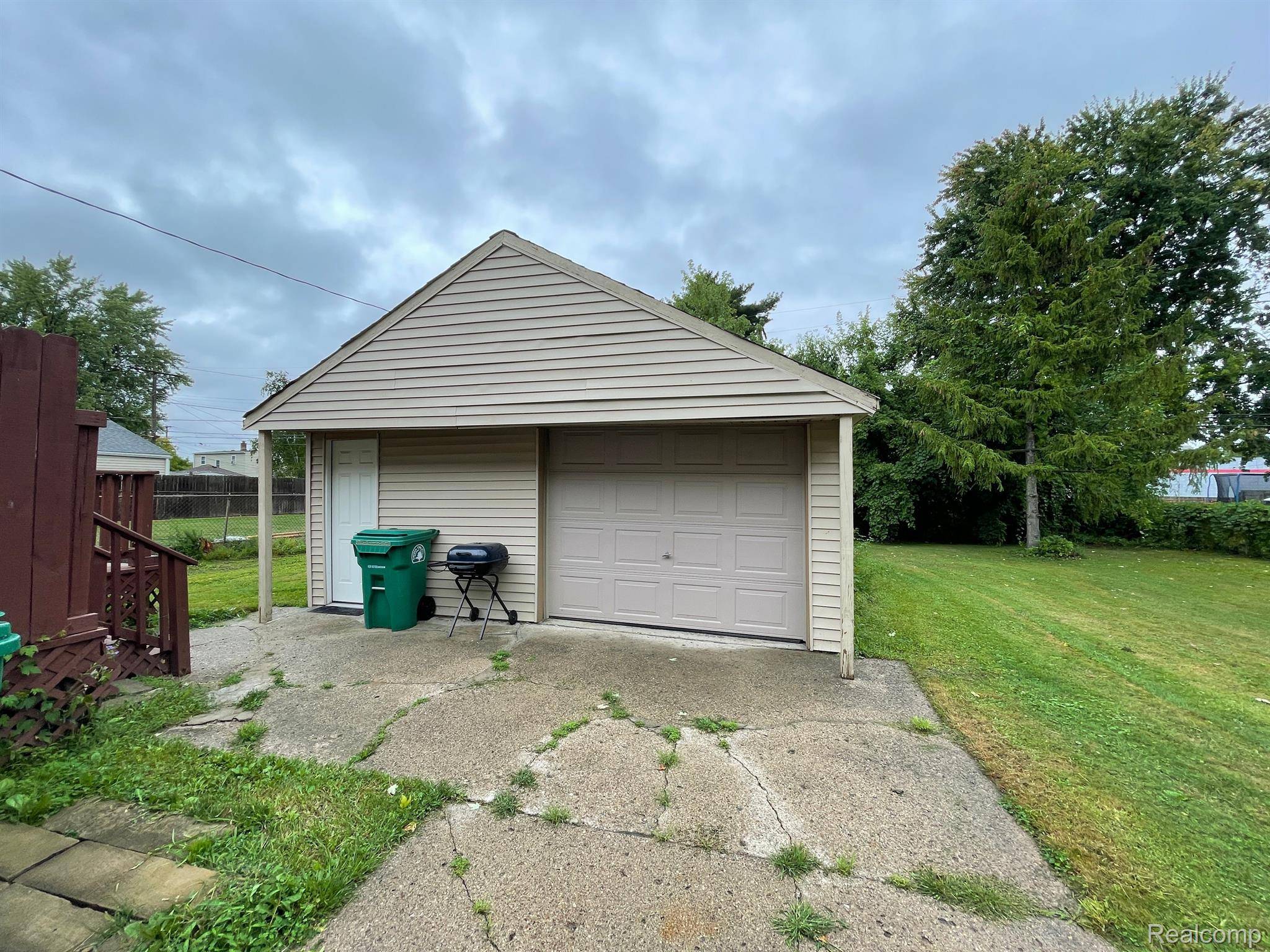 Garden City, MI 48135,5666 HELEN ST