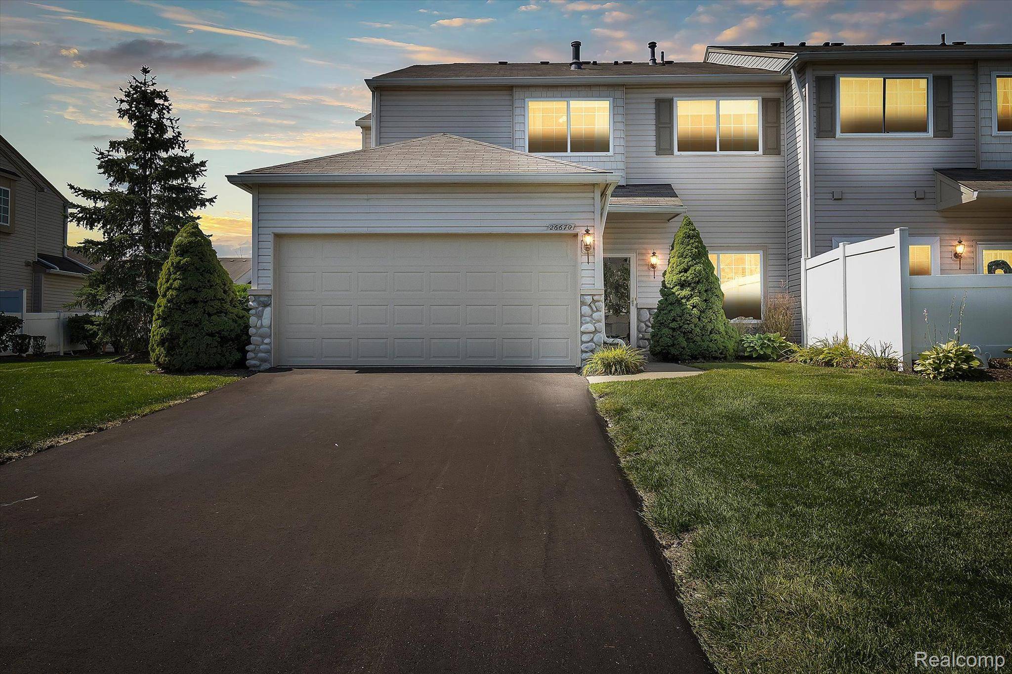 Woodhaven, MI 48183,26670 KIRKWAY DR