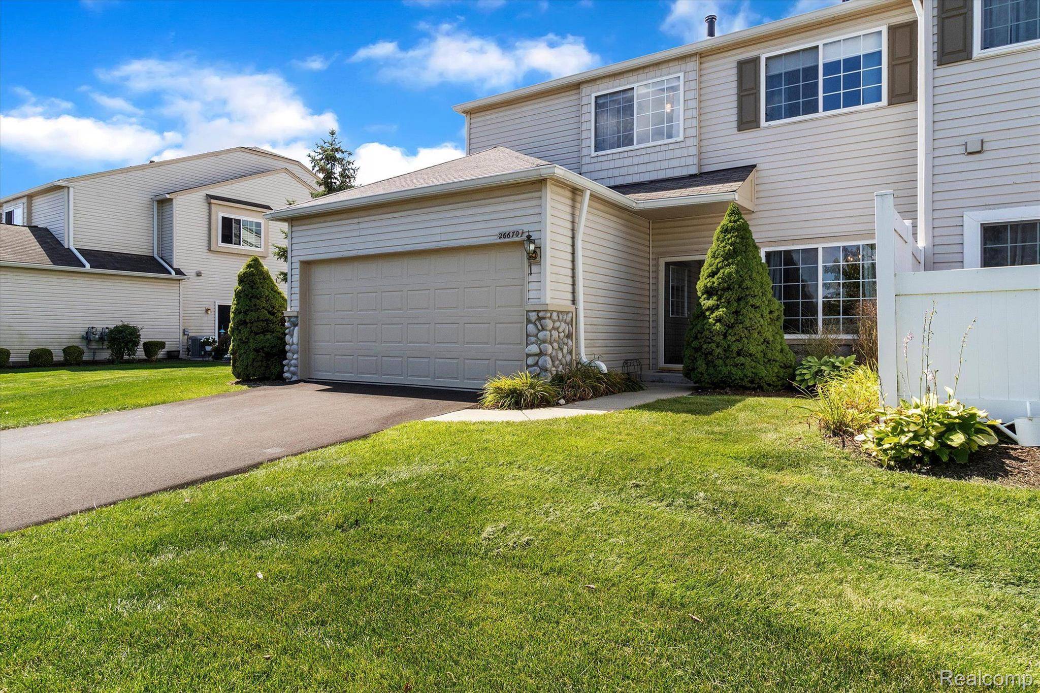 Woodhaven, MI 48183,26670 KIRKWAY DR