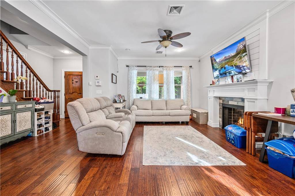 Staten Island, NY 10304,453 North Railroad AVE