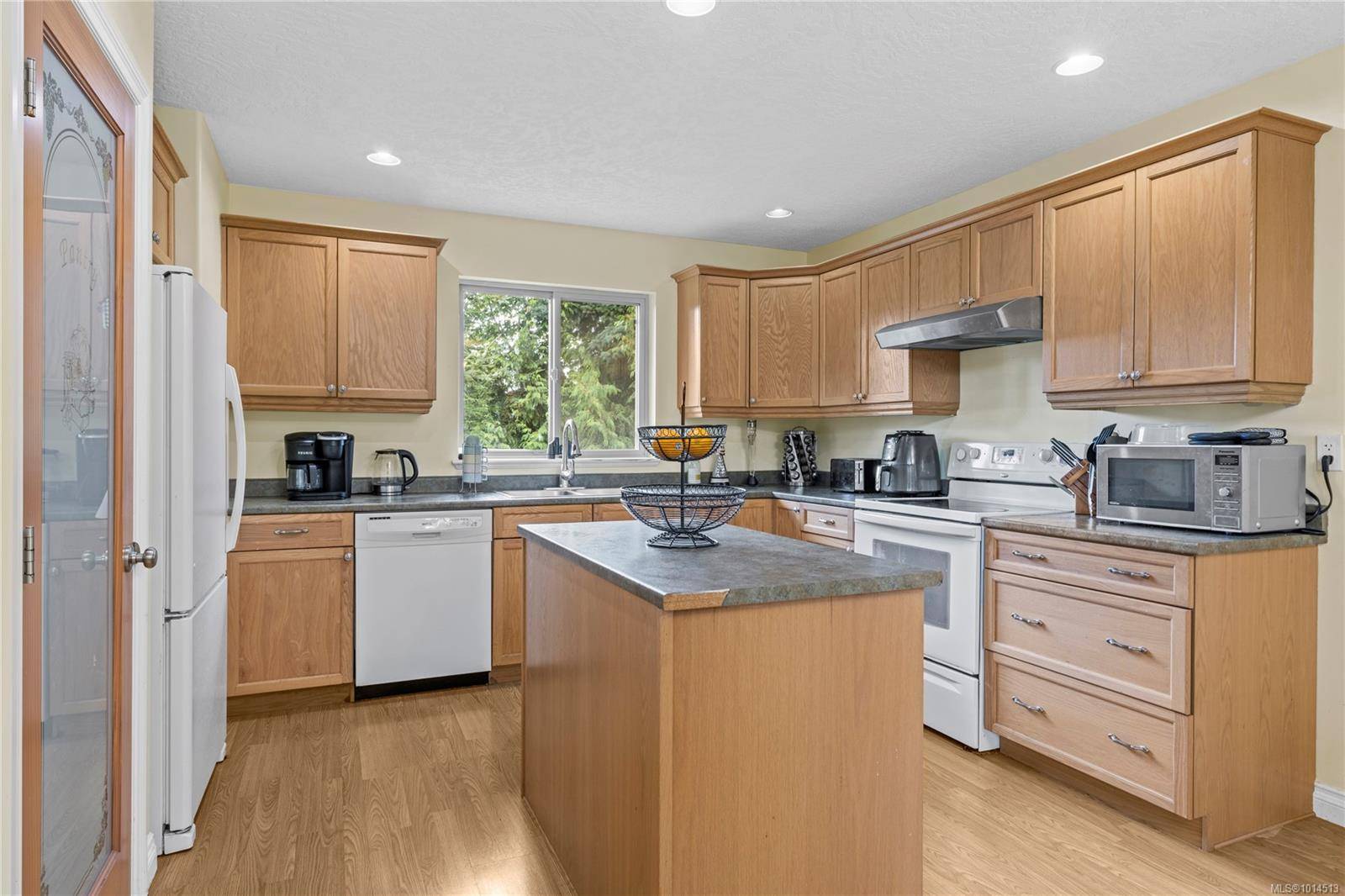 Qualicum Beach, BC V9K 2S3,1738 Martini Way