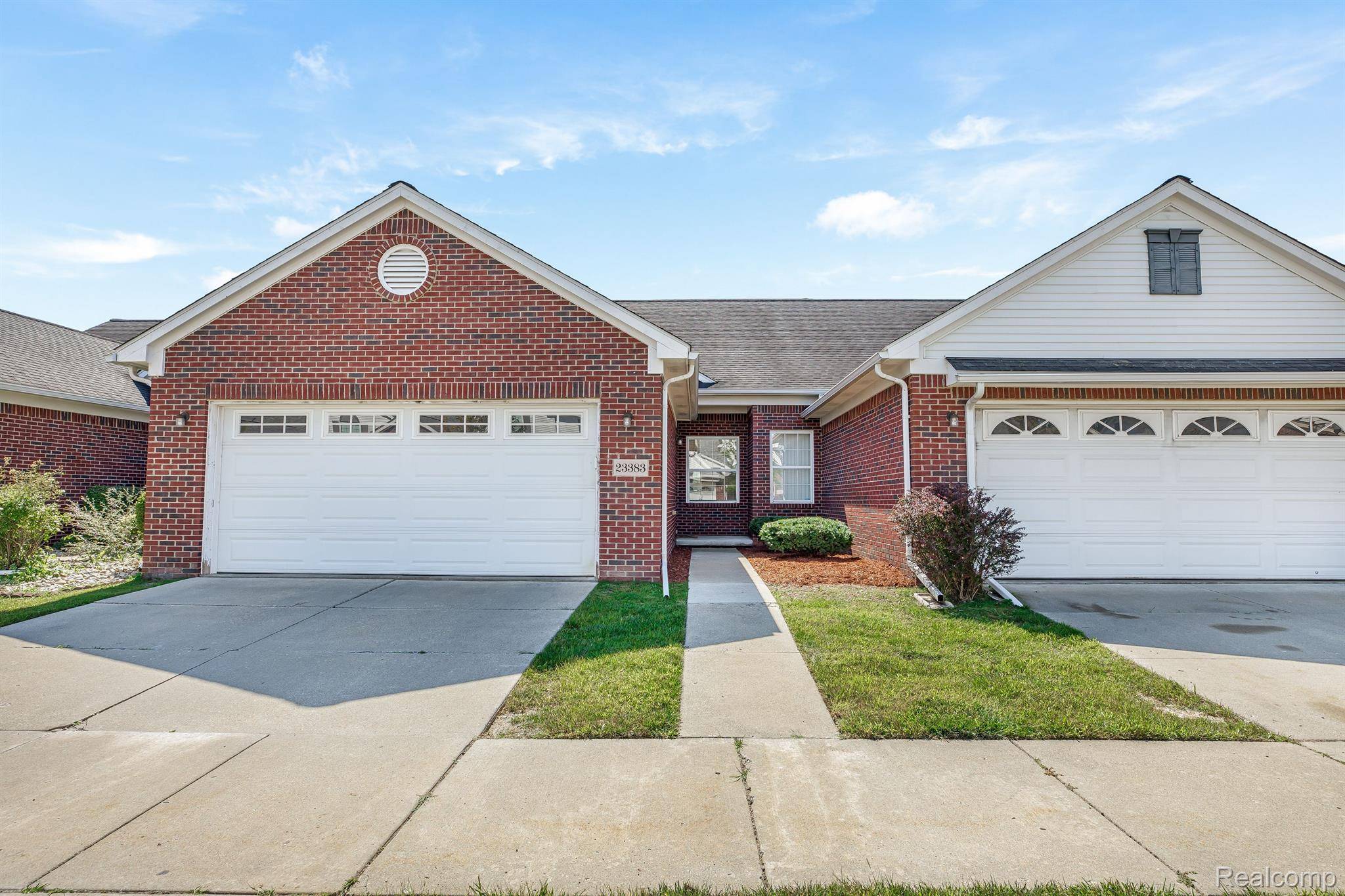 Taylor, MI 48180,23383 PINEWOOD DR