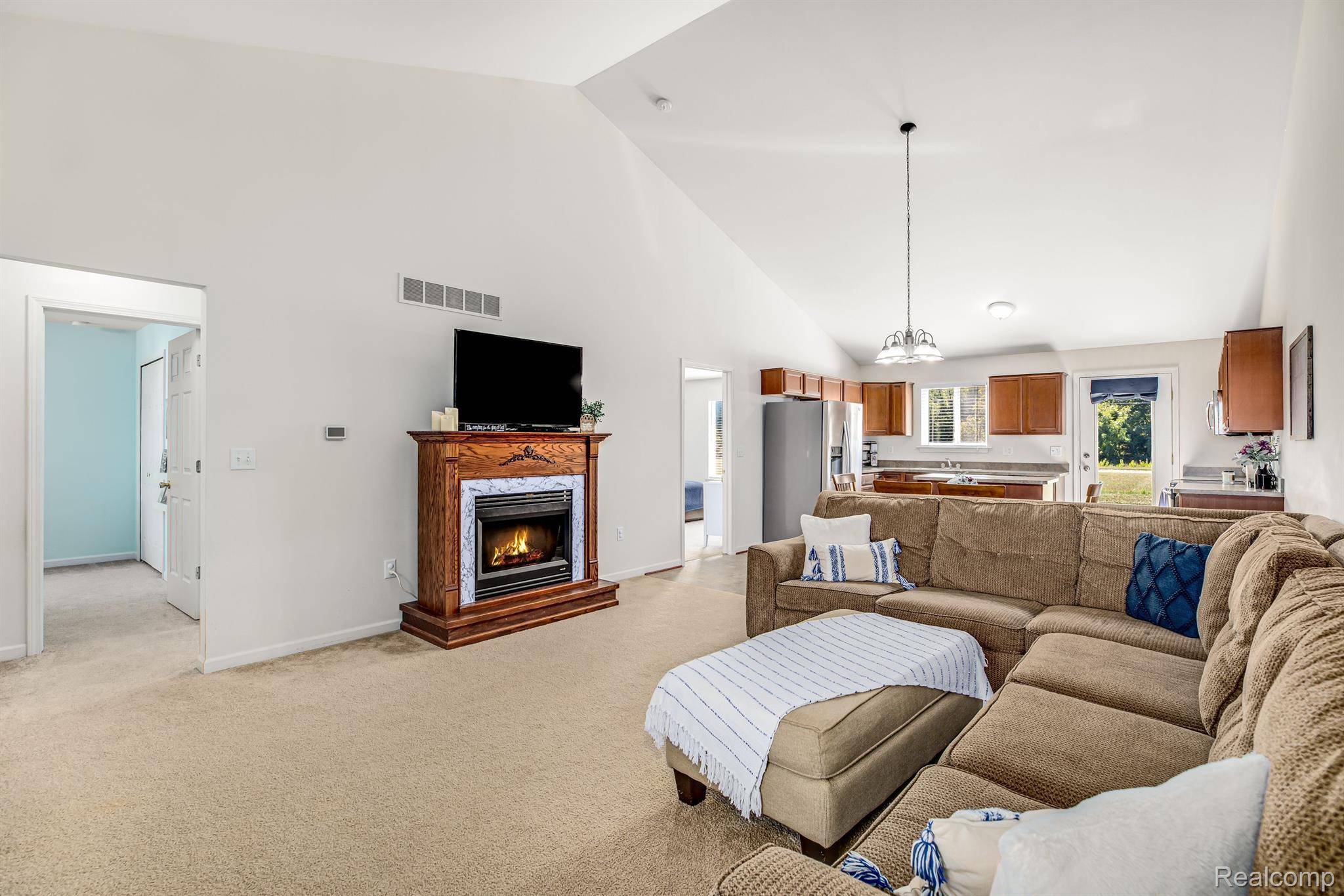 Taylor, MI 48180,23383 PINEWOOD DR