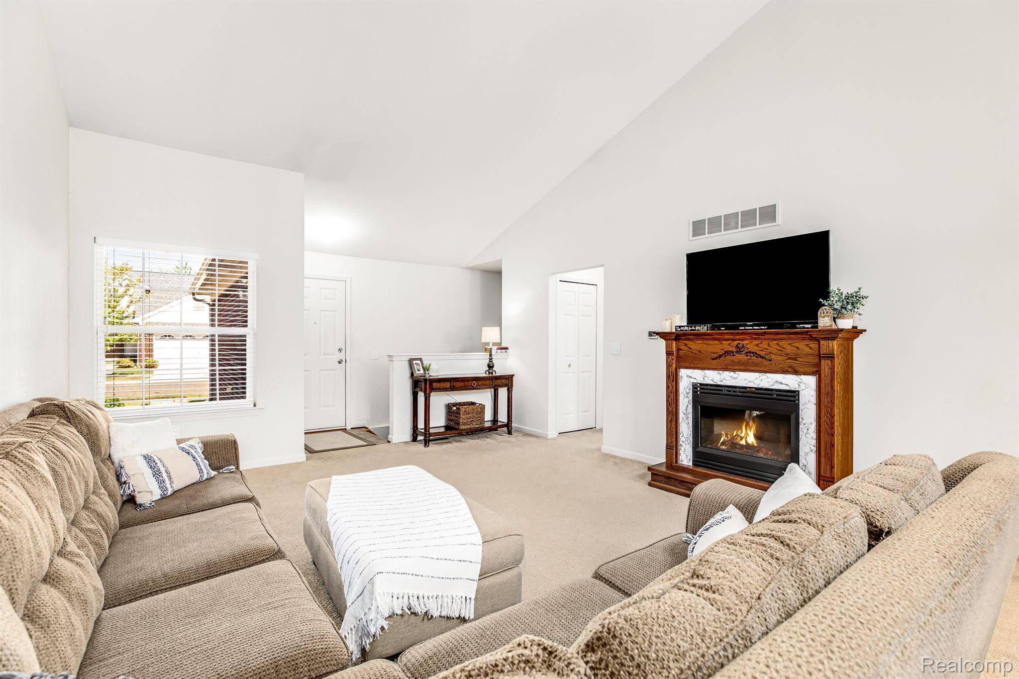 Taylor, MI 48180,23383 PINEWOOD DR