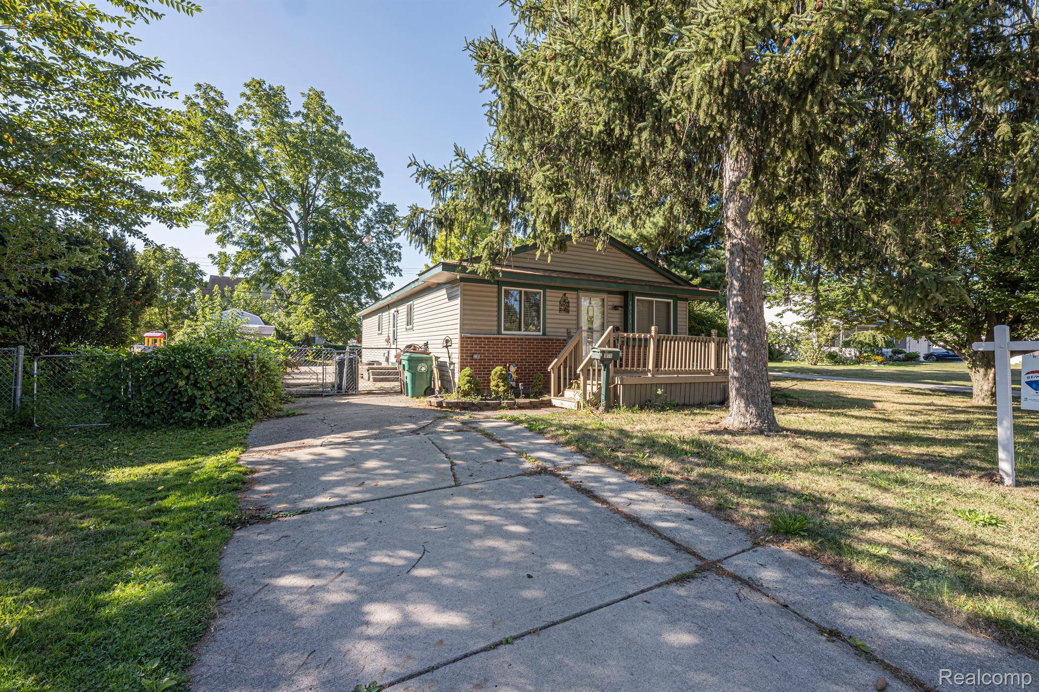 Garden City, MI 48135,30713 ELMWOOD ST