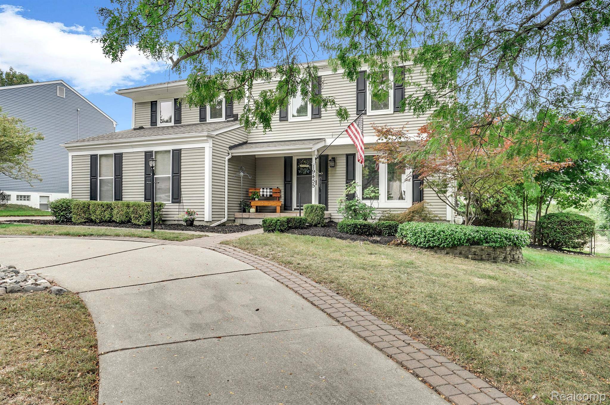 Northville, MI 48167,19455 SCENIC HARBOUR DR