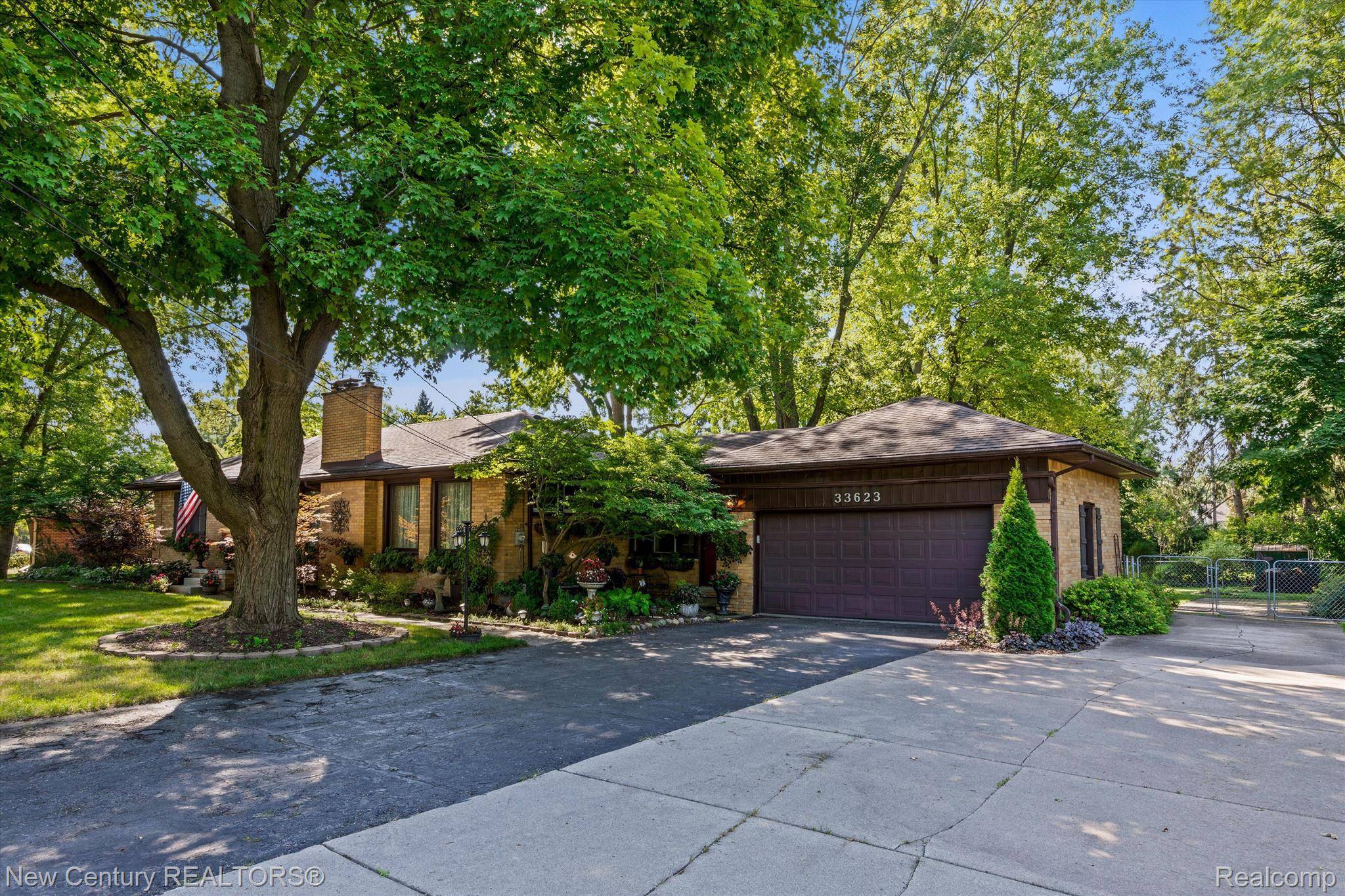 Farmington, MI 48335,33623 HILLCREST DR