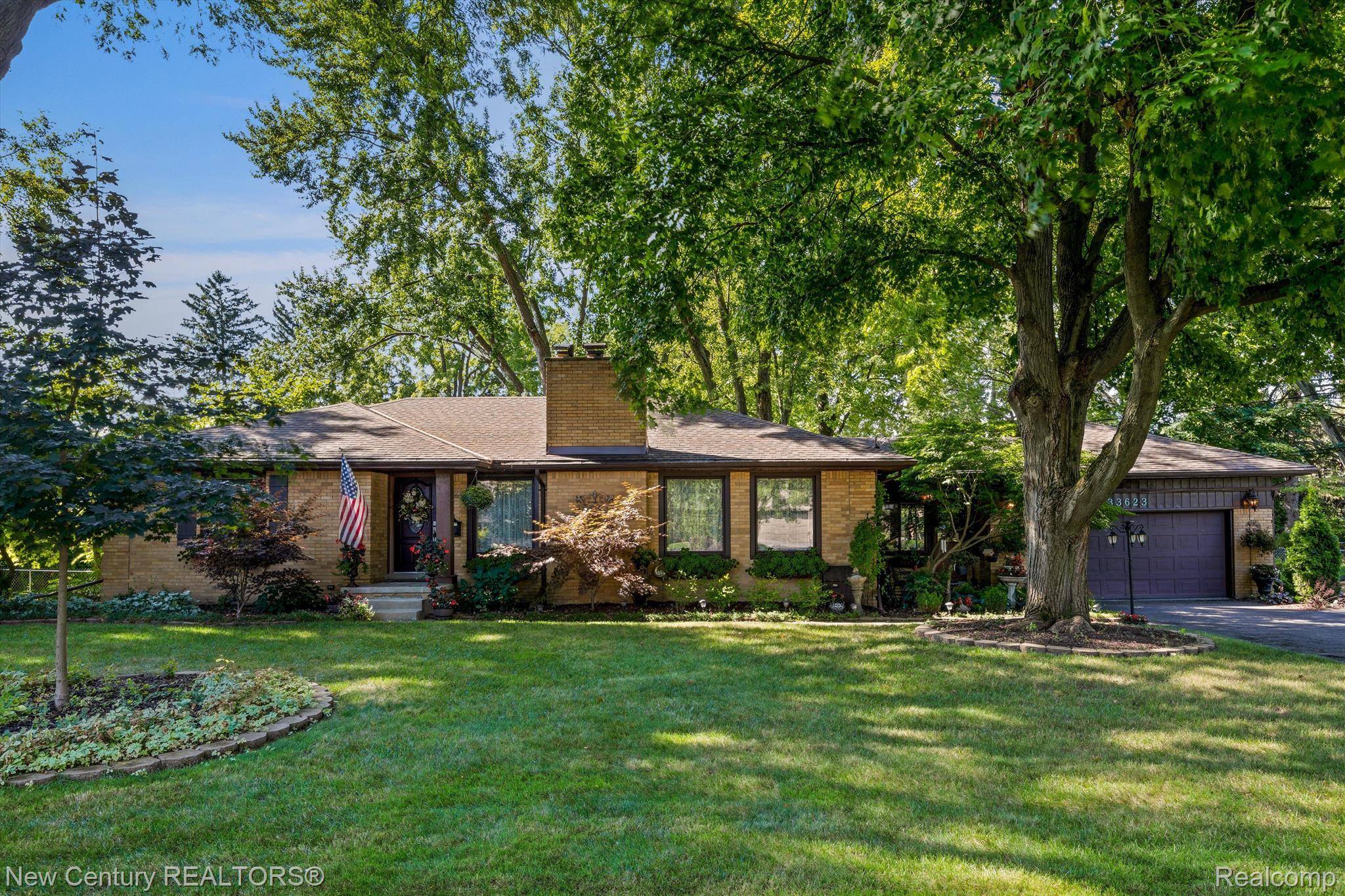 Farmington, MI 48335,33623 HILLCREST DR