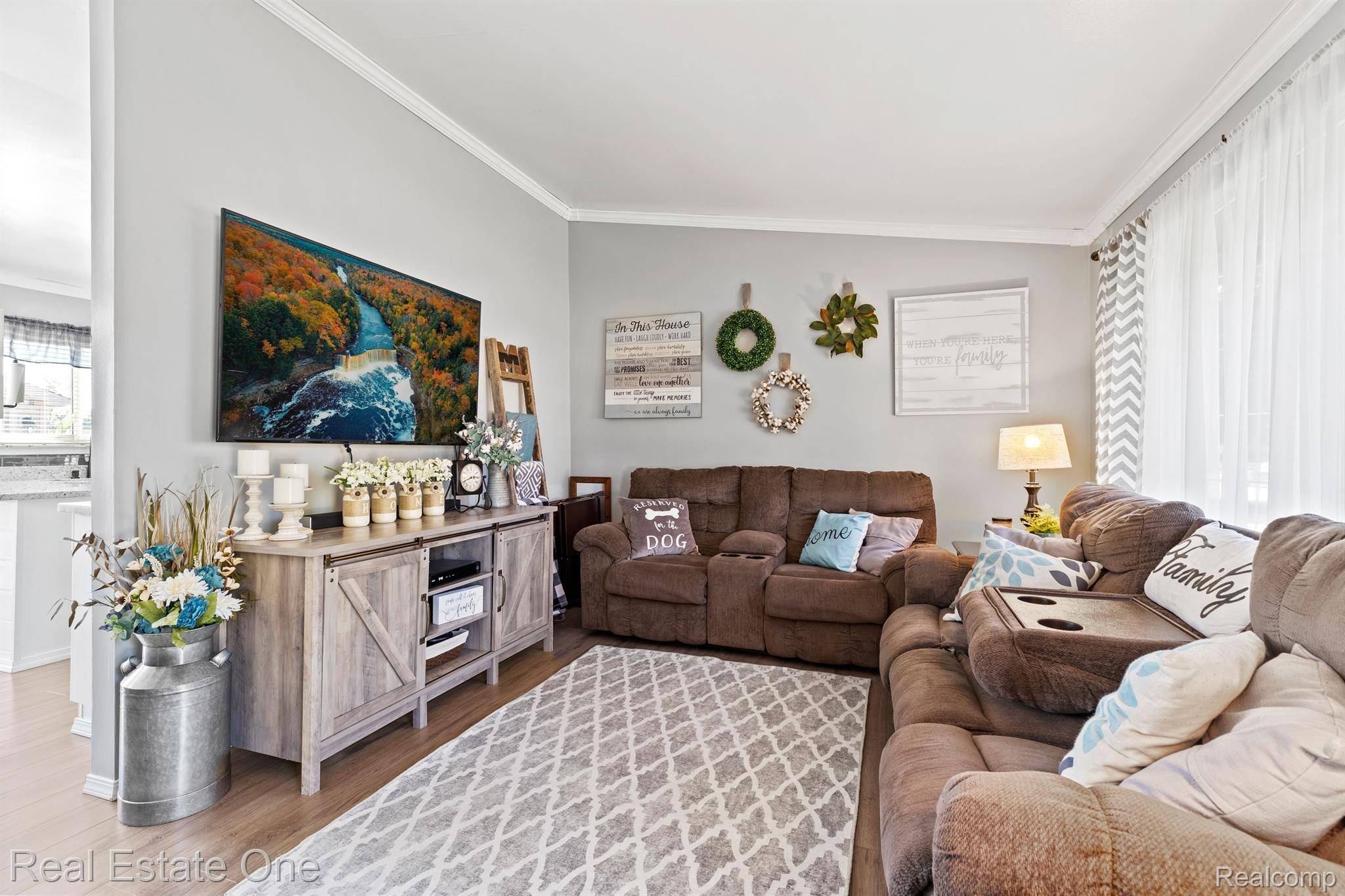 Woodhaven, MI 48183,18947 HYDE PARK DR