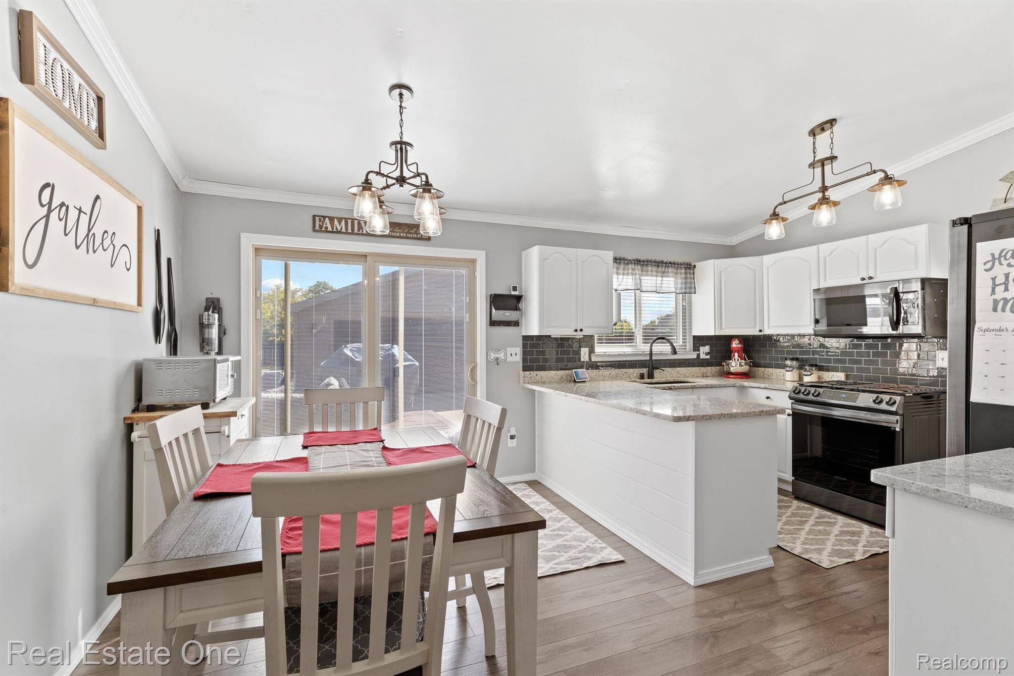 Woodhaven, MI 48183,18947 HYDE PARK DR